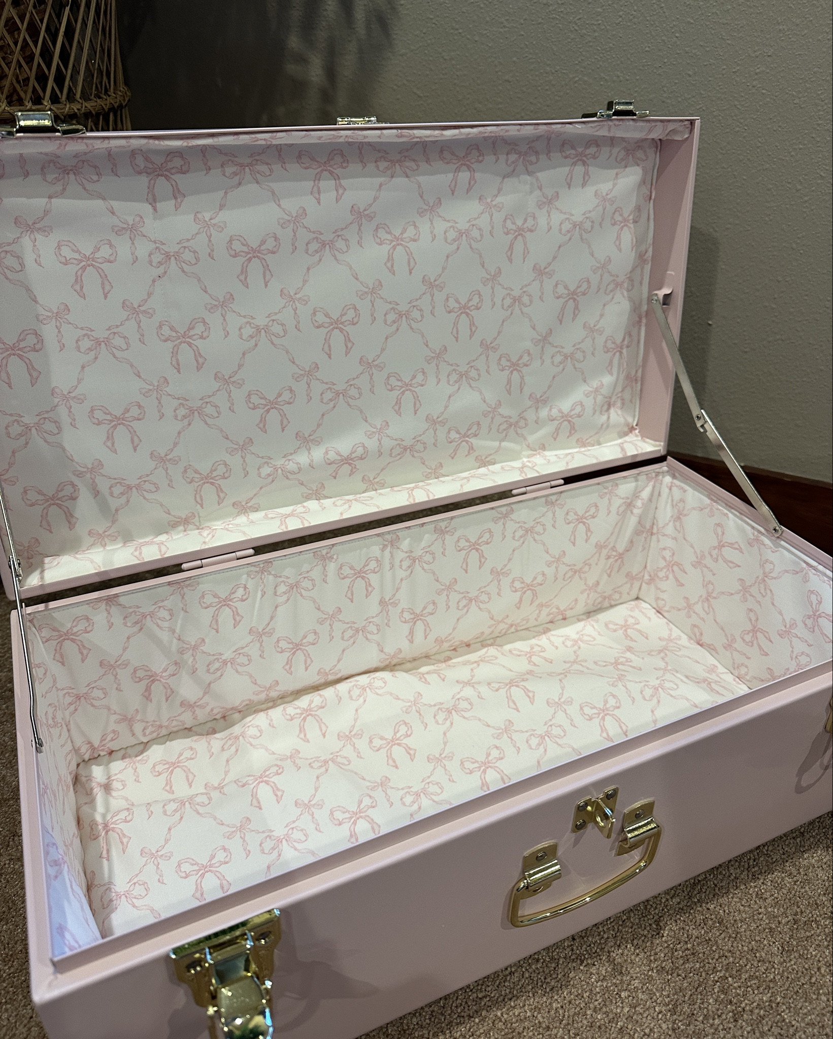 bridal shower gift idea // petite keep bridal keepsake trunk! such a special gift and so cutie!! 

#LTKWedding