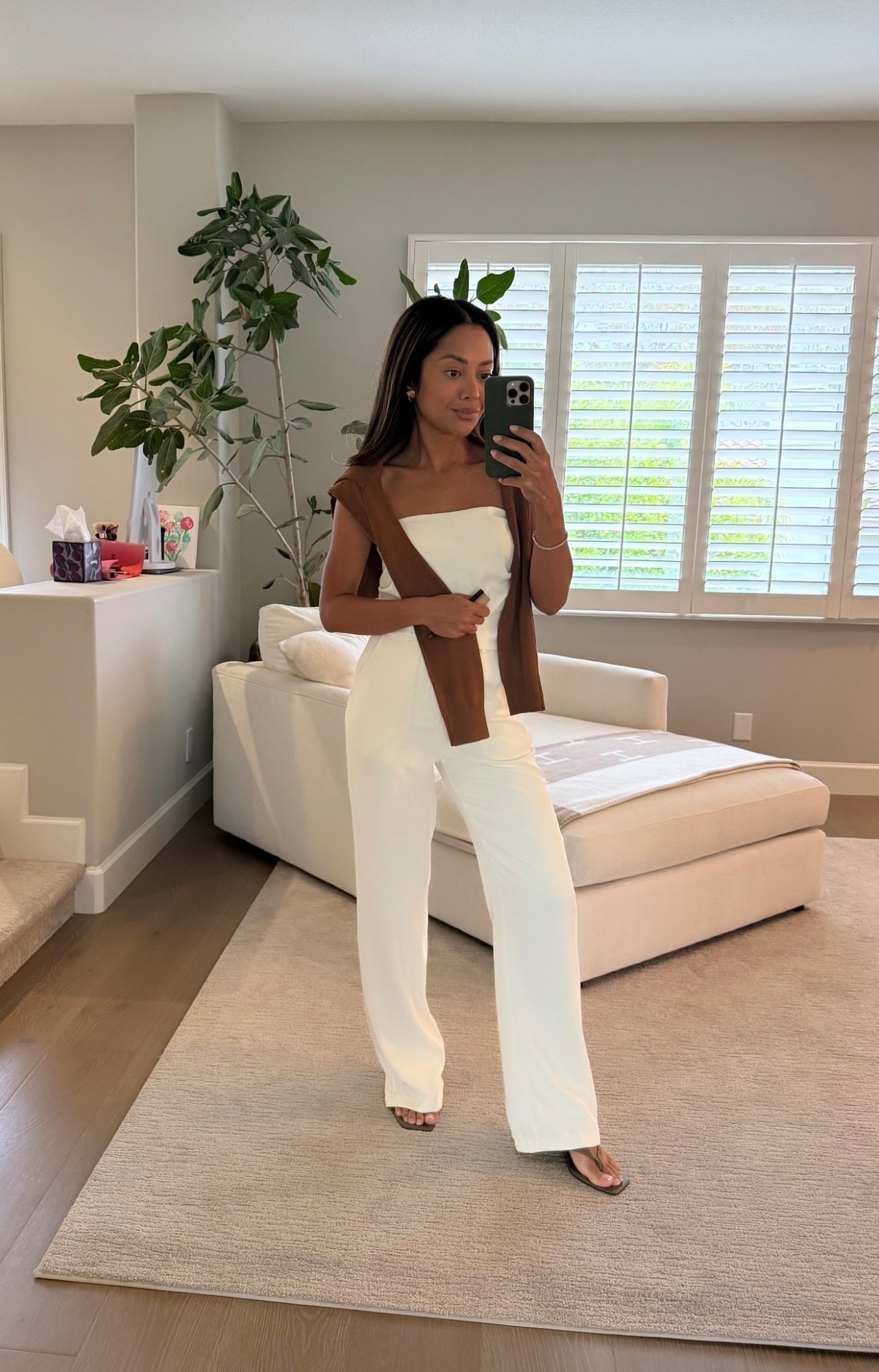 Simple chic outfit
Top - XS
Pants - XS


Matching white set, strapless top, all white outfit

#LTKFindsUnder100 #LTKFindsUnder50 #LTKStyleTip