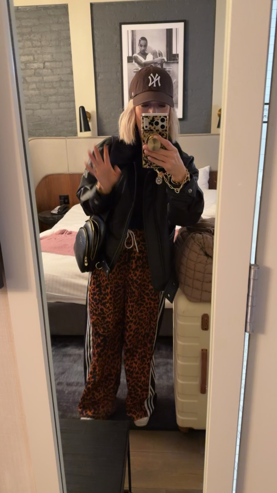 Travel outfit of the day! I have these pants in 3 colors!! So comfy and versatile!!
⬇️⬇️⬇️
Jacket and tee small
Pants size medium (roomy - could have done small)
Shoes TTS

#LTKTravel #LTKNYFW #LTKdayinmylife