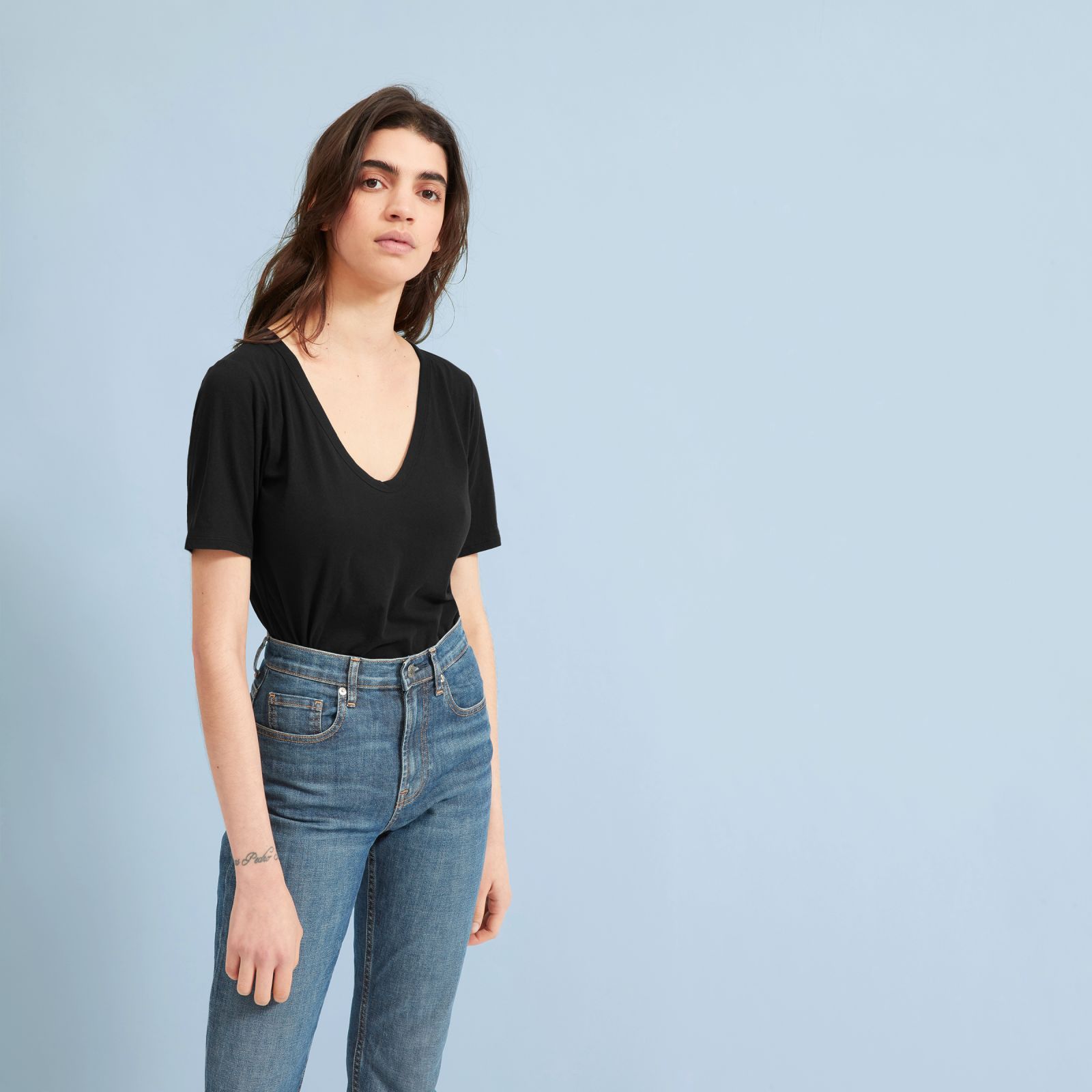 Women's Air Oversized V-Neck T-Shirt by Everlane in Black, Size XXS | Everlane