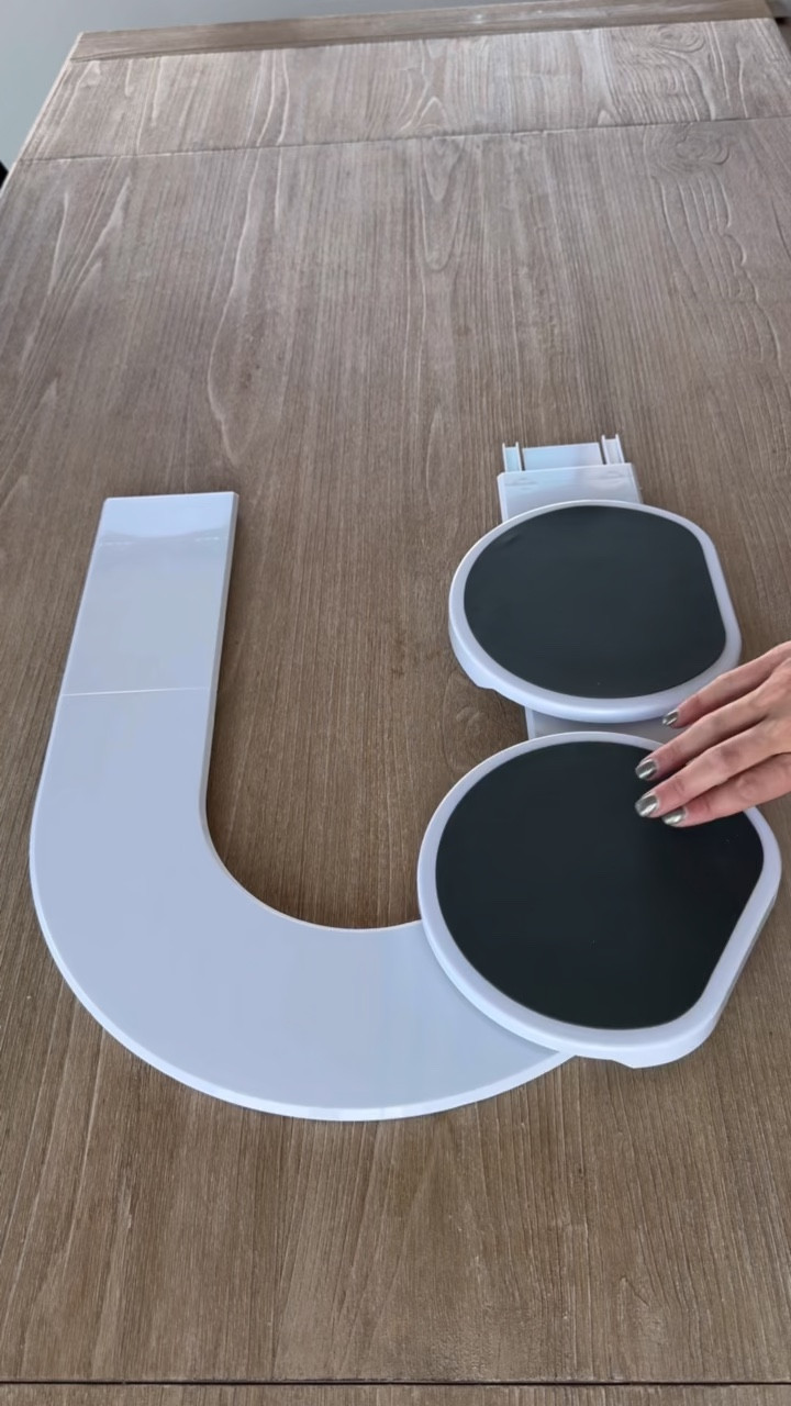 These are perfect for hosting Thanksgiving and Christmas this year!
.
This electric warming tray is such an amazing way to keep food warm this holiday season! It has adjustable temperatures and wipes clean. I’ve used mine with glass, metal and aluminum pans and it’s worked like a dream. This rotating serving station is a must thing Thanksgiving! It saves so much space and I love that everyone at the table has access to their favorite dishes! Both of these make hosting so much easier! 



#LTKSeasonal #LTKHoliday #LTKHome