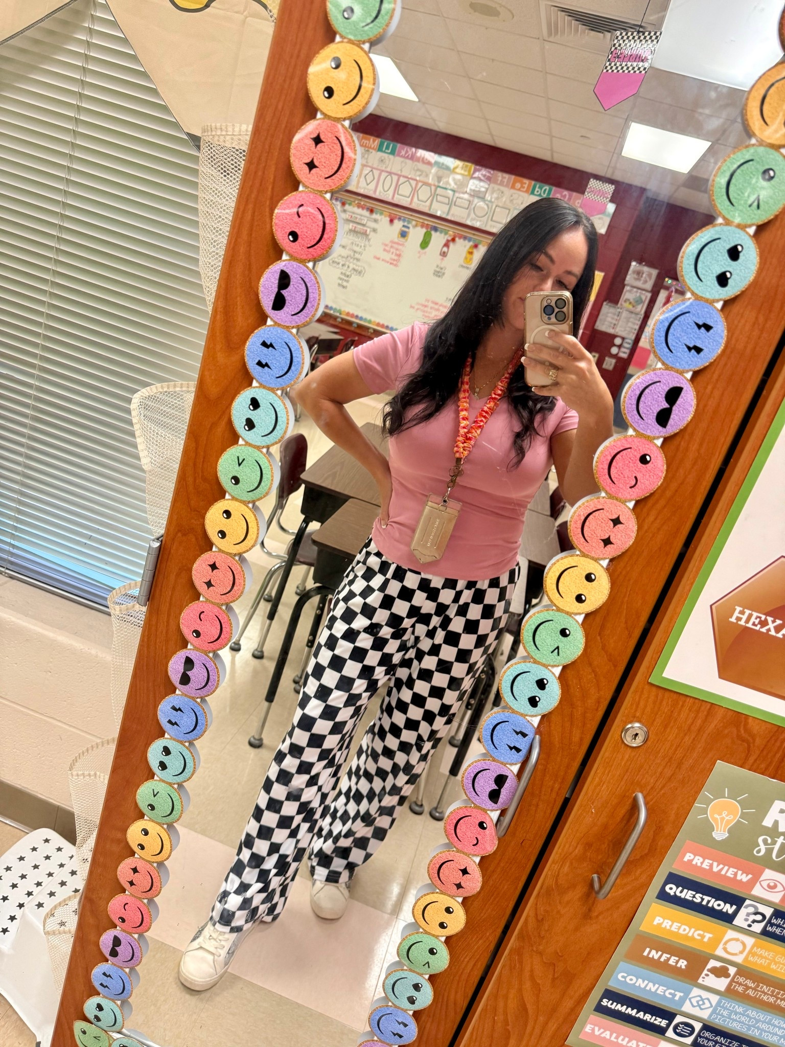 Love these checkered pants! 

#LTKStyleTip #LTKBeauty