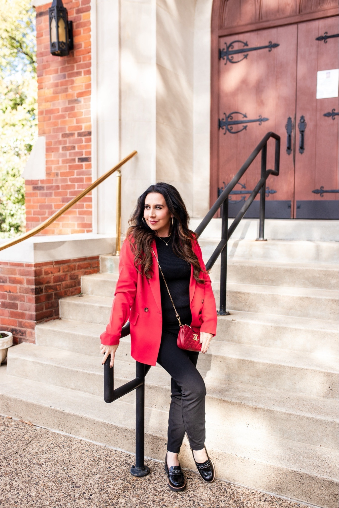 Holiday outfit
Red blazer


#LTKfindsunder50 #LTKover40 #LTKHoliday
