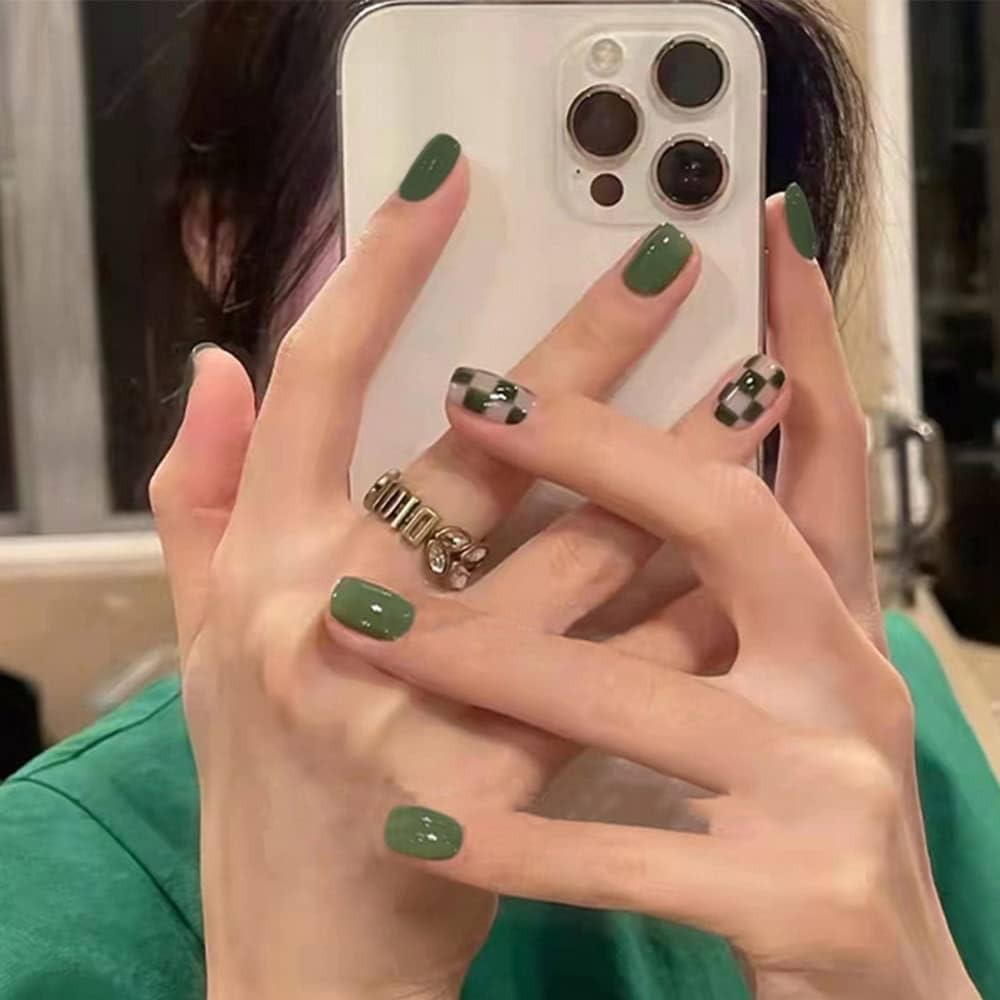 YoYoee Cute Press On Nails - Square Short Fake Nails Full Coorer Shuny Green False Nails for Wome... | Amazon (US)