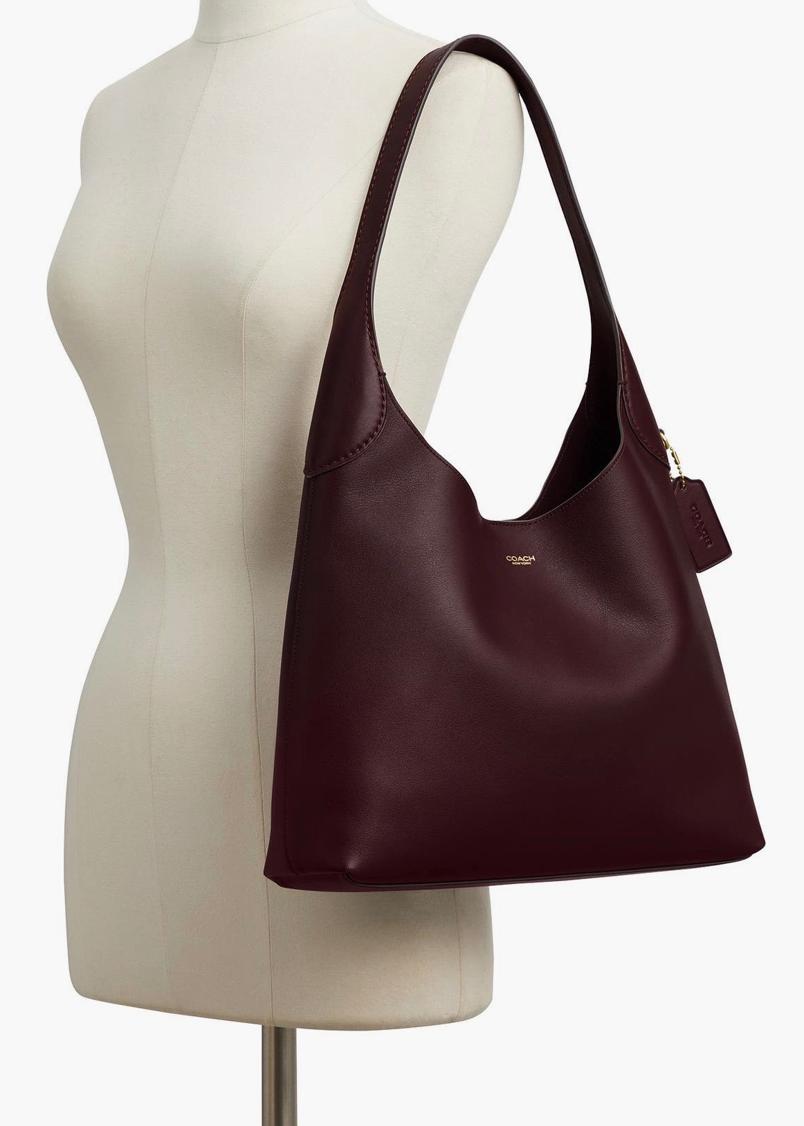 The most perfect size. I absolutely love this bag. #handbags #accessories #purse