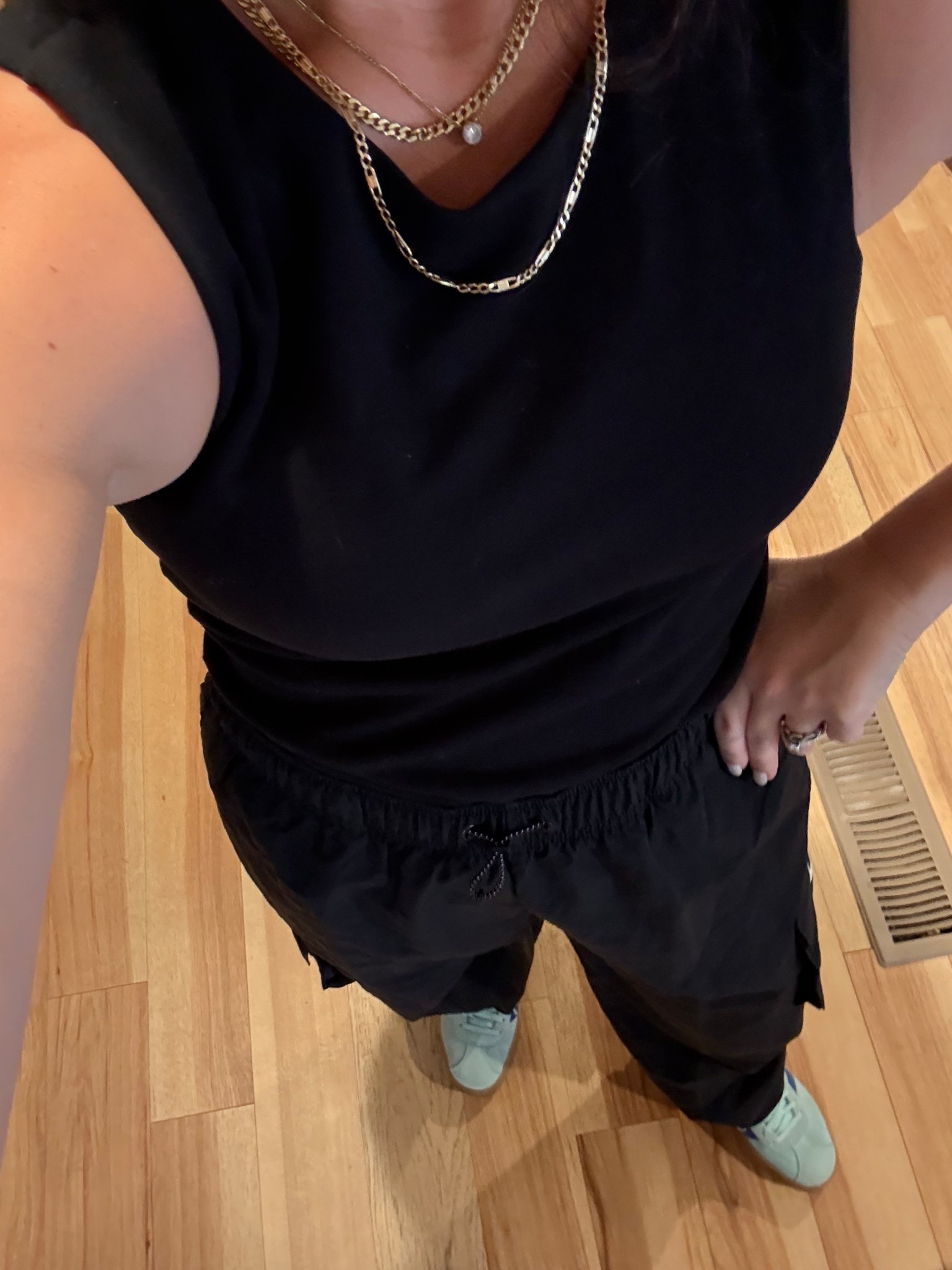 The best cargo pants

#LTKmomlife #LTKdayinmylife #LTKOver40