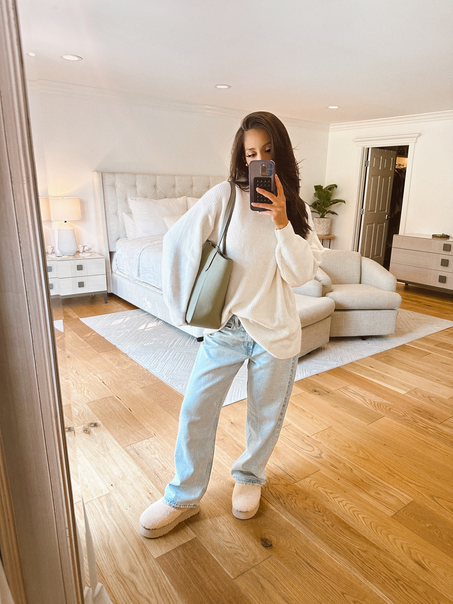 Cozy season #uggseason #uggs #uggtazz #abercrombie #abercrombiejeans 