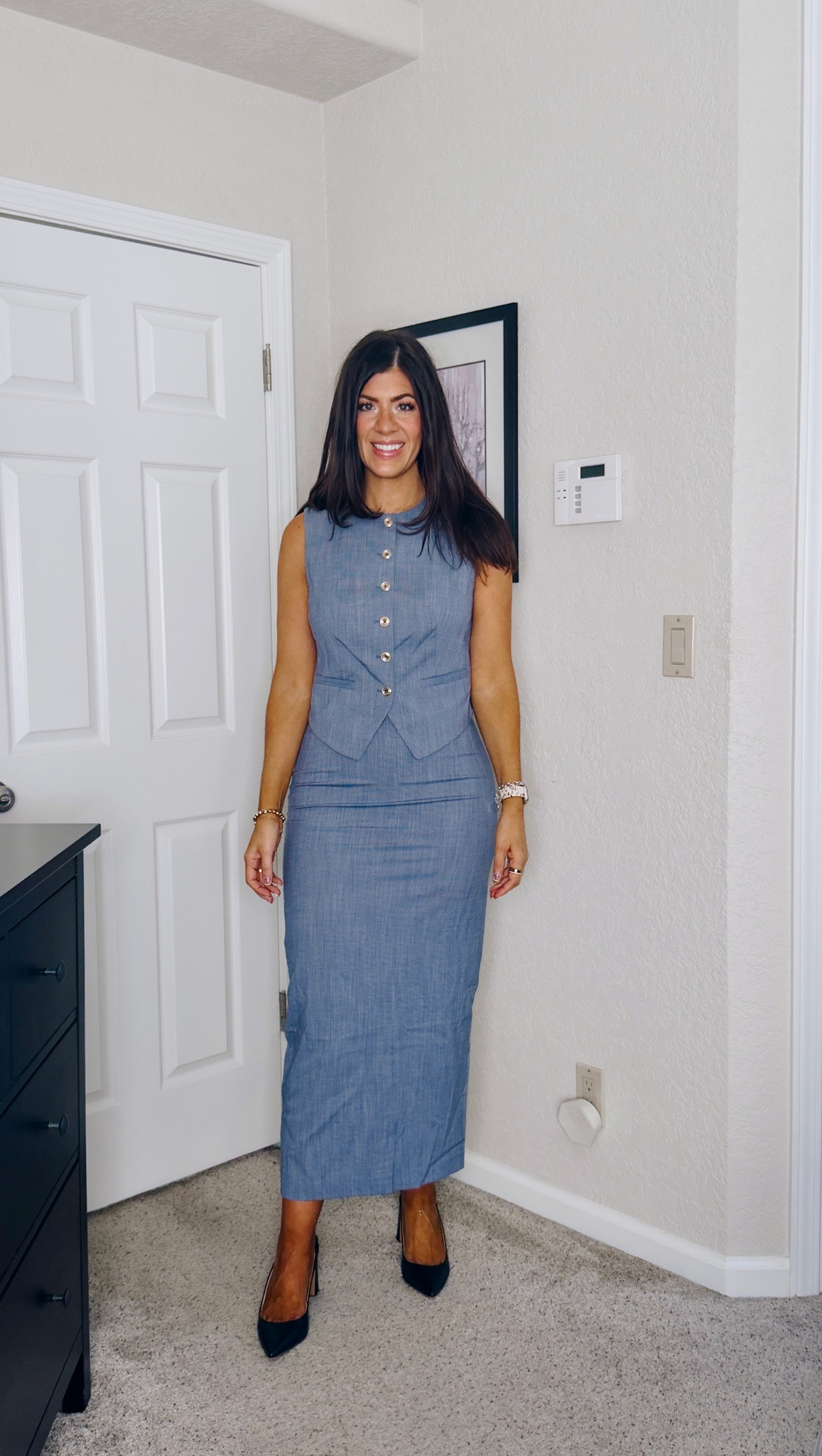In a medium vest and 10 column skirt

#LTKSaleAlert #LTKMidsize #LTKWorkwear