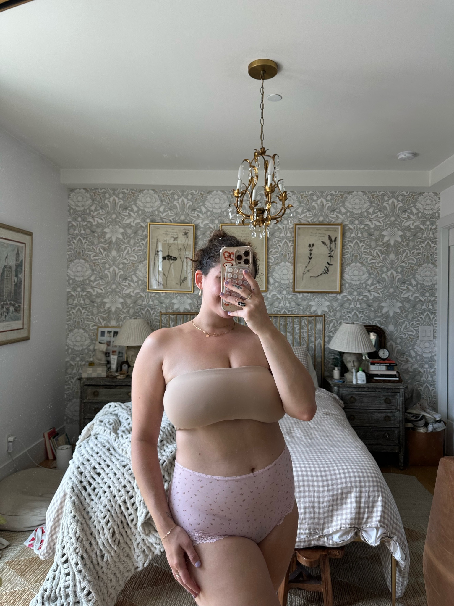 Skims strapless bralette that I swear by wearing a large! Turn it upside down for extra support! 

Skims boy short in cherry blossom print

#LTKMidsize #LTKFindsUnder50 #LTKStyleTip