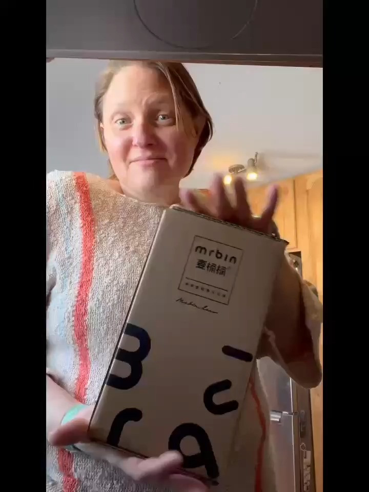 Say hello to clean, controlled cooking with this 2-in-1 oil dispenser! 🌿✨ Whether you're misting for an air fryer, drizzling over salads, or pouring for pan-frying & roasting, this leak-proof, mess-free design keeps your hands and kitchen pristine. 🫒

✅ No spills, no residue – just efficient use every time!
✅ Lead-free glass for a health-conscious kitchen.
✅ Ergonomic design makes refilling a breeze! 

 #LTKOver40 #LTKHome #LTKFindsUnder50