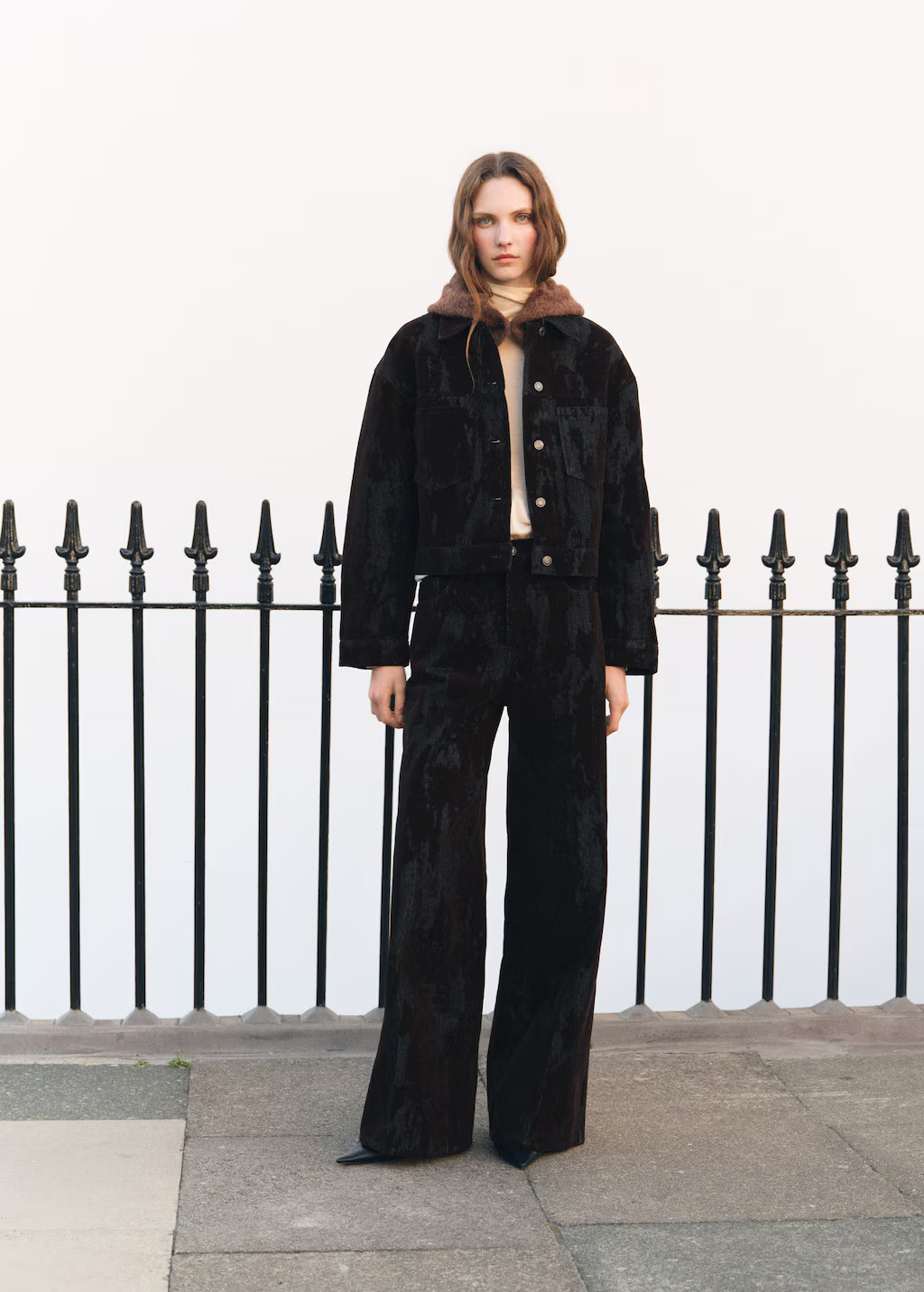 Wide-leg devoré jeans chocolate - Woman - 10 - MANGO | Mango (US/MX/AU)