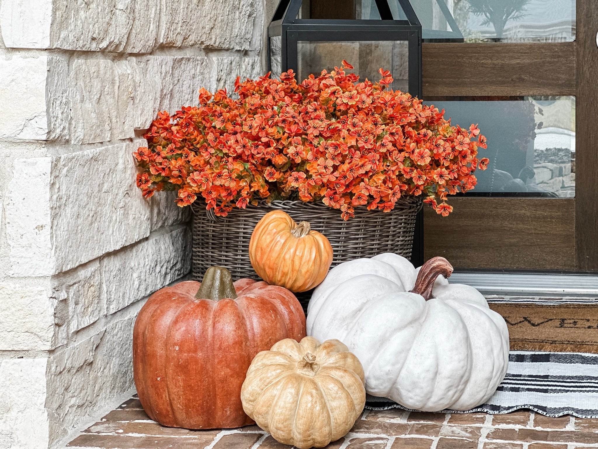 Fall Porch Refresh

https://liketk.it/4ORTq

#LTKFindsUnder100 #LTKHome #LTKSeasonal