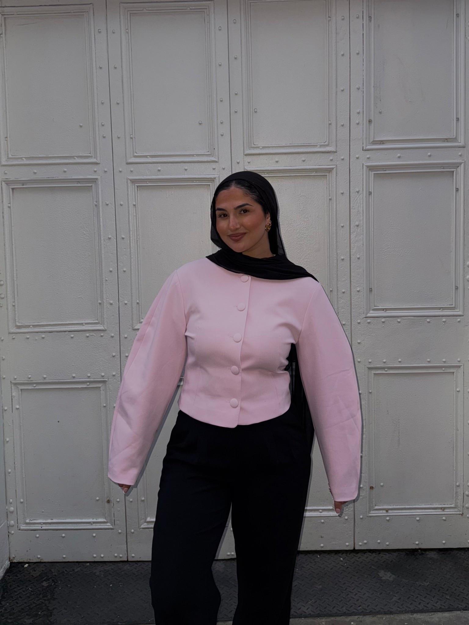 this blazer is SO cute! I’m wearing a size 8! 