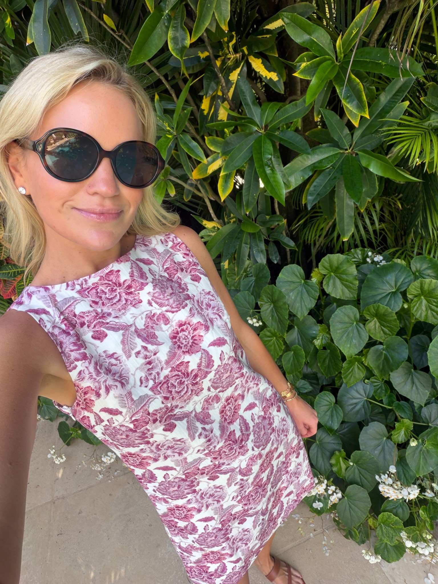 @Tuckernuck white and pink mini dress in palm beach 
Very lightweight and the price is amazing 🤩 

#LTKootd #LTKgrwm #LTKTravel