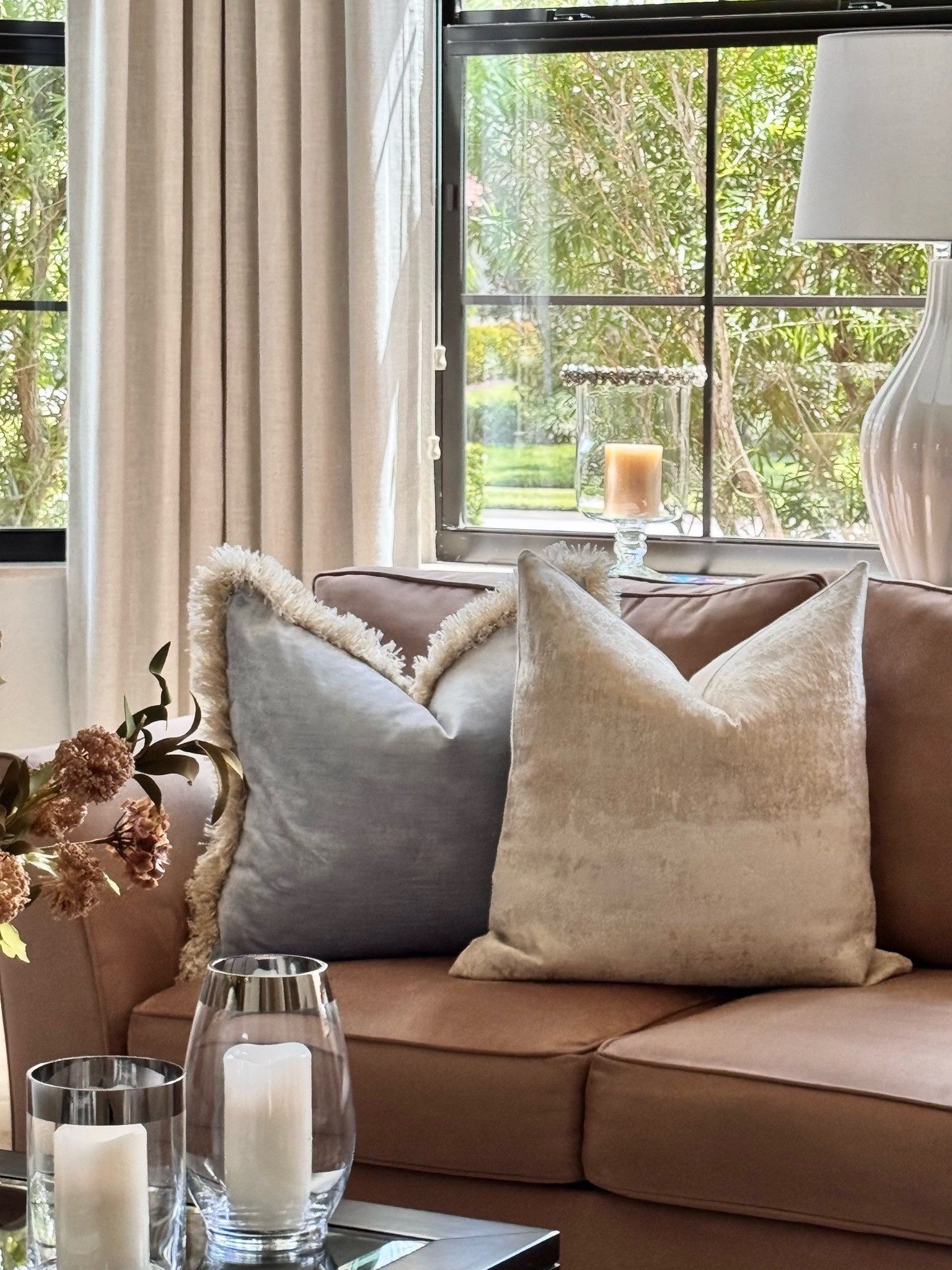 Changing your throw pillow covers is the easiest and most affordable way to update your living room for the season! I love this beautiful neutral throw pillow cover from Amazon!🤍

Home Decor | Fall Decor | Living Room Refresh | Amazon Home

#LTKHome #LTKSeasonal