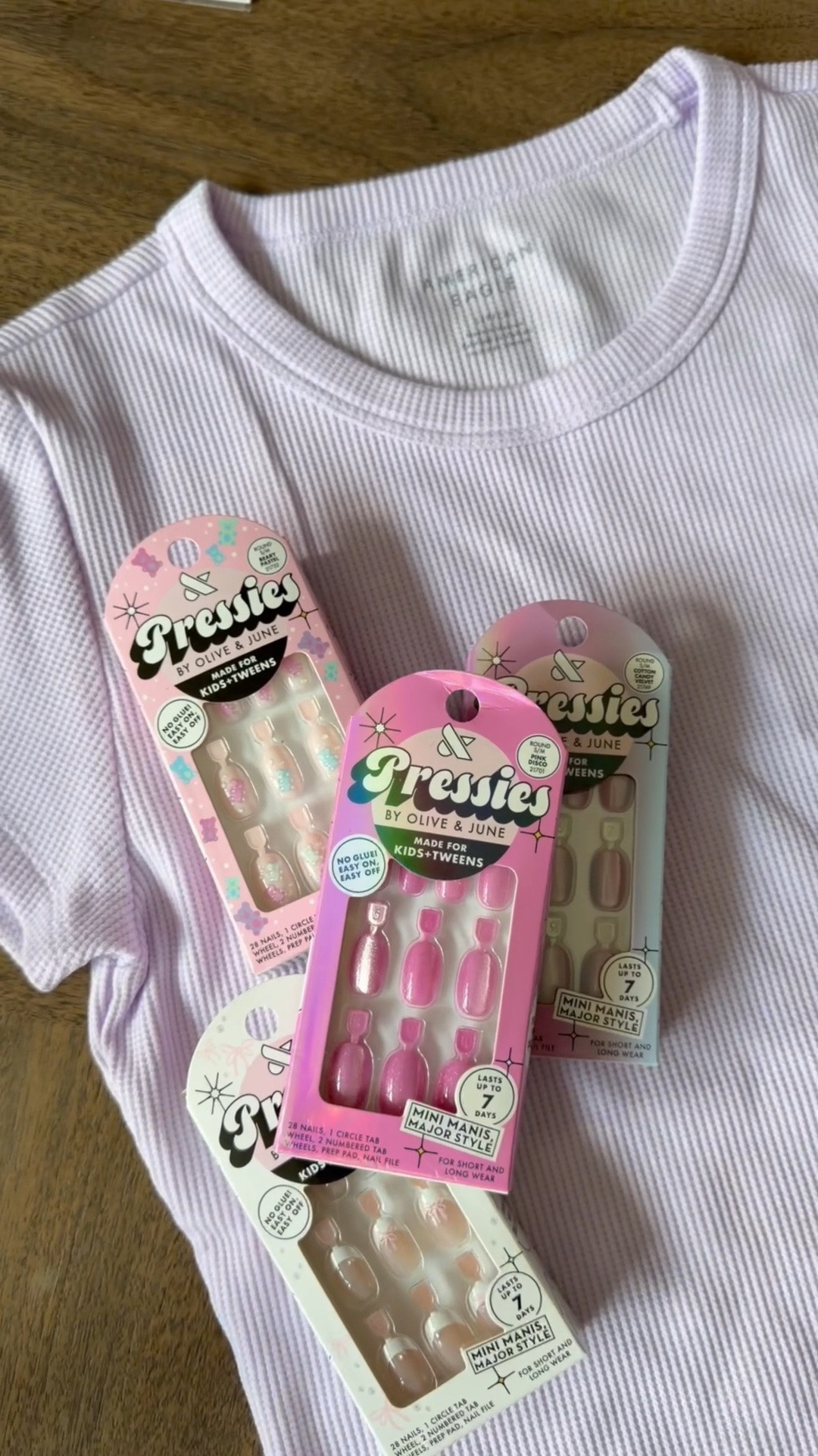 Press on nails  for kids and tweens
Nail art and trendy chrome nail polish for girls
Makes great gifts and are perfect for the first day of school, long lasting and easy to apply press on nails 
Pressies by olive and June at target ￼