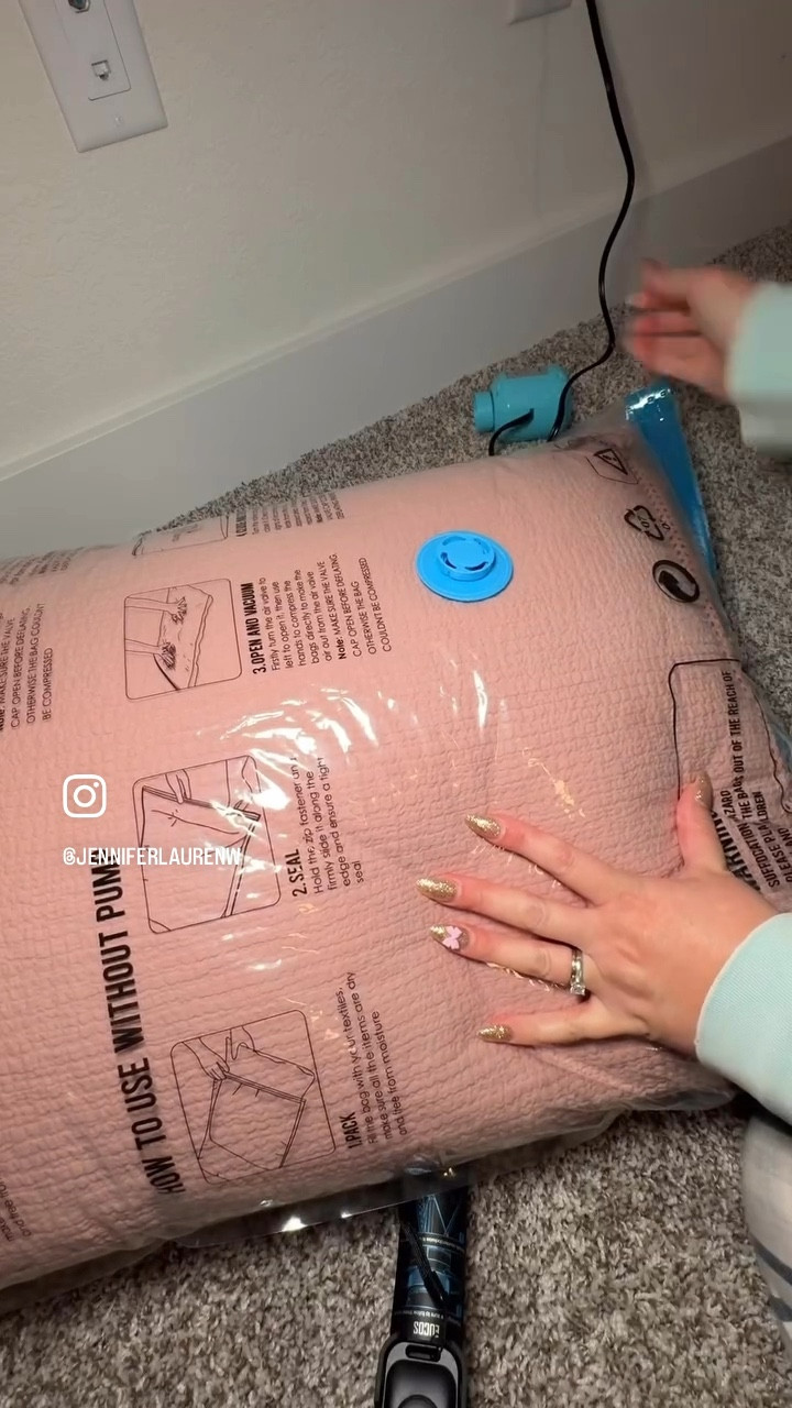 Out with the old, in with the organized! 🎄✨ COMMENT VACUUM for links! Vacuum-sealed bags are my secret weapon for tackling post-Christmas clutter and starting the new year stress-free. From storing holiday decor to creating space for new beginnings, it’s all about smart storage solutions. Let’s make 2025 the year of less mess, more joy! 🏠💡 #DeclutterYourHome #SmartStorageSolutions #OrganizedLiving #VacuumSealedStorage #NewYearOrganization #PostHolidayCleanup

#LTKHome #LTKTravel #LTKFindsUnder50