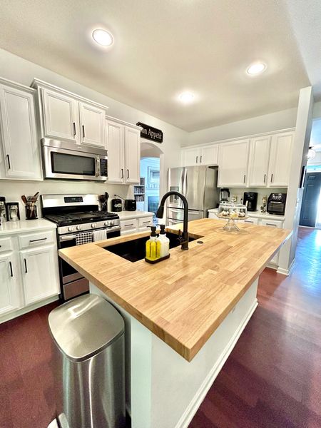 Kitchen island makeover. 

#LTKhome