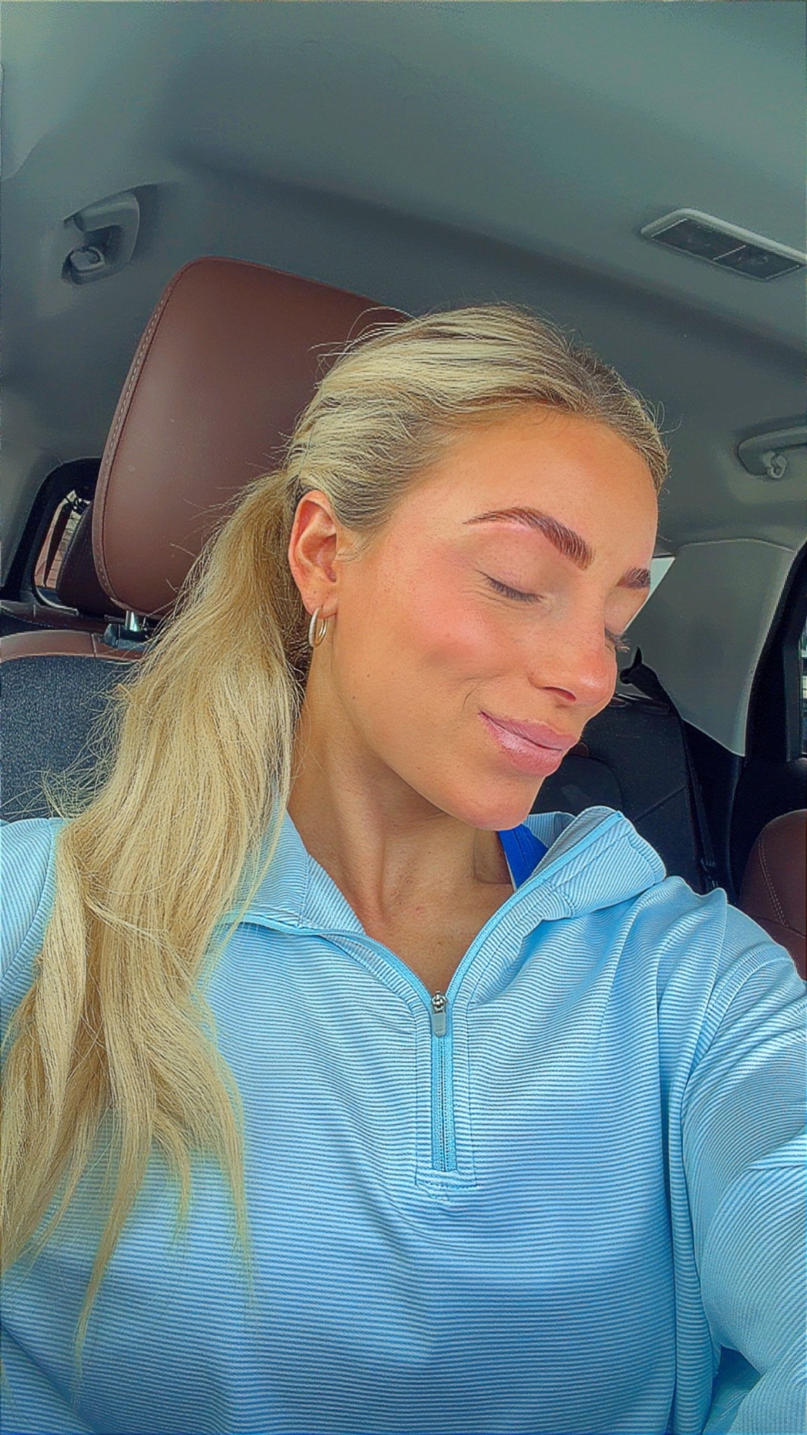 It’s almost time! My no-makeup makeup practice look✨