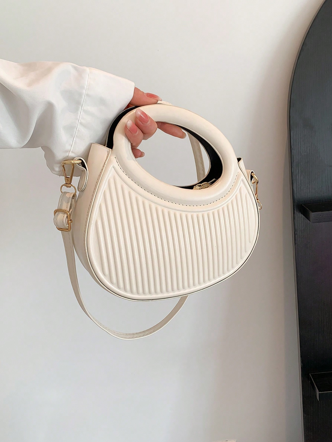 Fashion Black Niche Design French Gentle Lady New Trend Commuter Date Hand-Held One-Shoulder Cros... | SHEIN