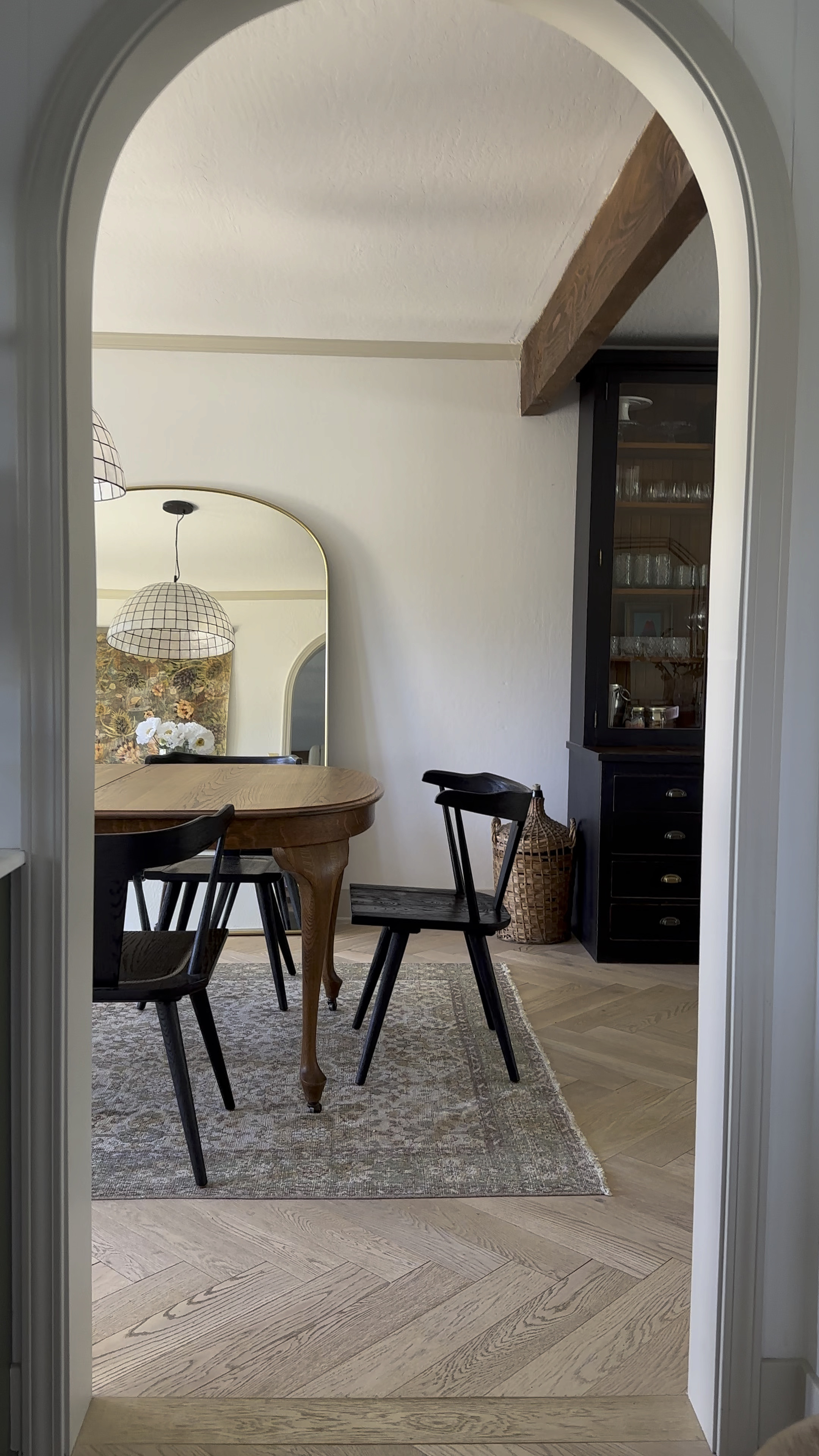 I love these chairs and found a few options at a better price. So would you save or splurge? 💸
-
Dining chair. Black chair. Dupe. Home decor. Dining decor. 

#LTKhome #LTKFind