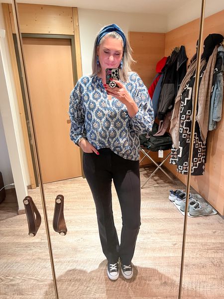 Outfits of the week 

A blue printed balloon sleeve blouse (Shoeby, current) paired with beautiful black trousers by Mac, black converse all stars and blue earrings and headband. 

#LTKtravel #LTKstyletip #LTKeurope