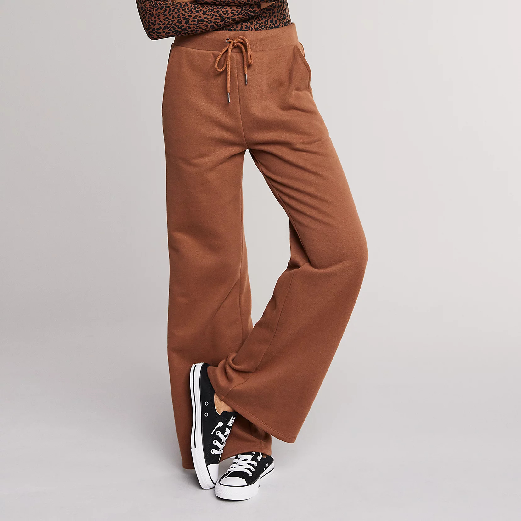 Women's Yummy Sweater Co. Washed Wide-Leg Sweatpants | Kohl's