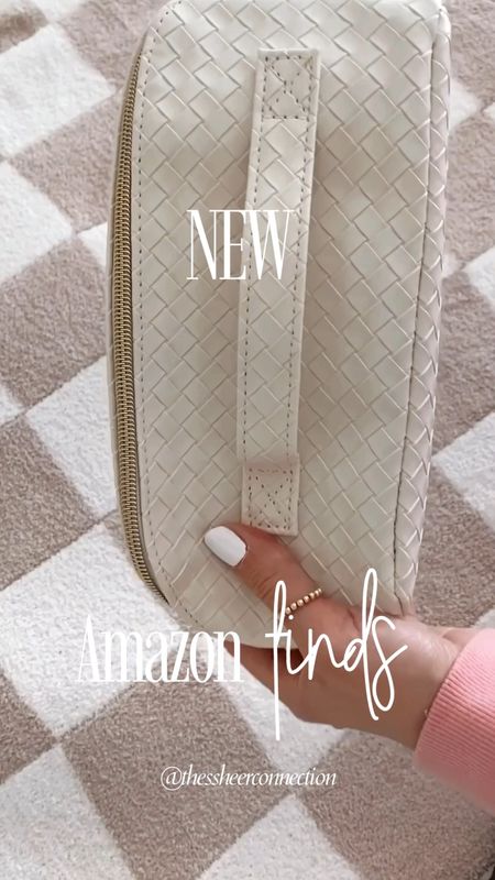 So the es hype is real.  If you do not want to dig for your makeup get this flat laying fully opening makeup bag that zips up into this aesthetic bag  💕

#LTKbeauty #LTKSeasonal