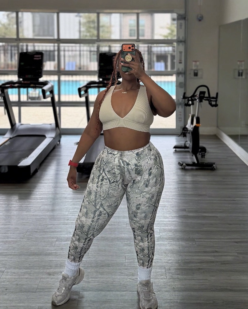 Size Large 

Save 💰 with code “CCURVES” 

#LTKfitnessgoals #LTKActive #LTKootd