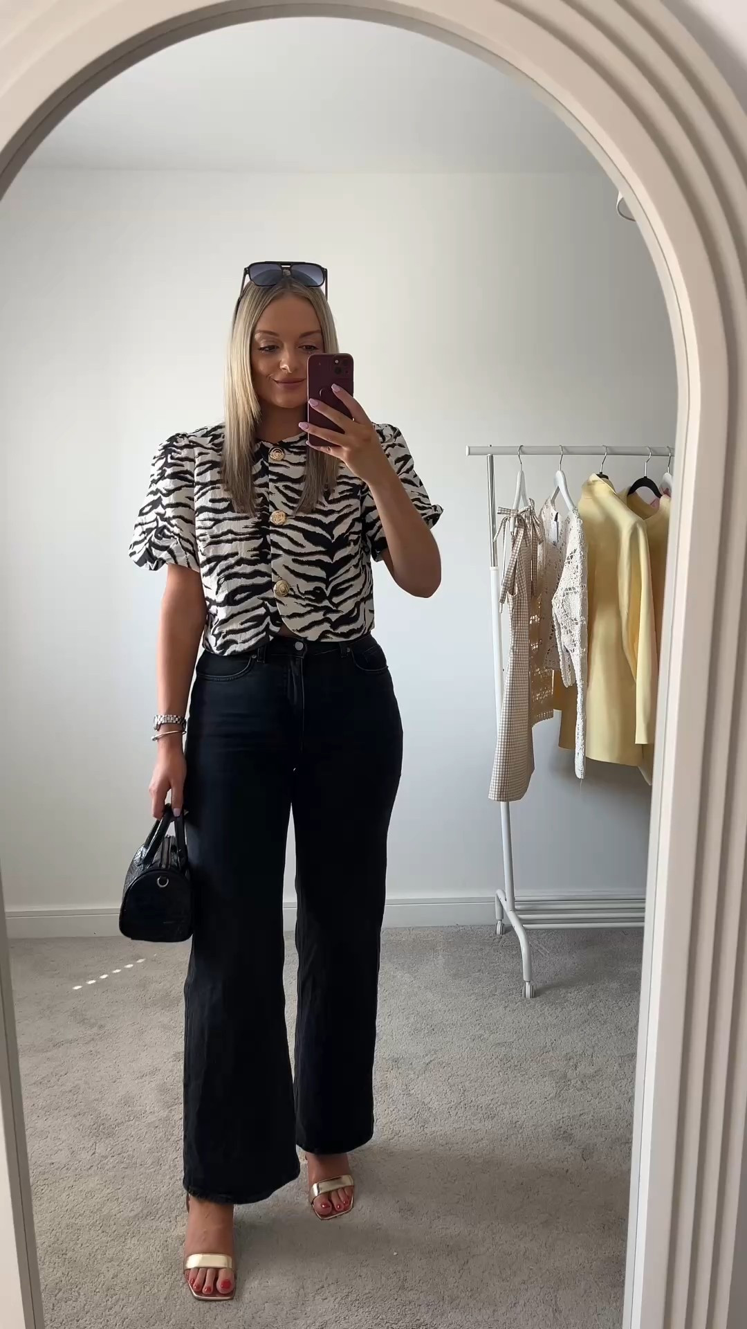 H&M - New in spring outfit 🤍✨

I am in love with this top and these jeans from H&M they are such a lovely fit 🫶

Spring outfit summer outfit top jeans jeans and a nice top 

#LTKuk #LTKsummer #LTKspring