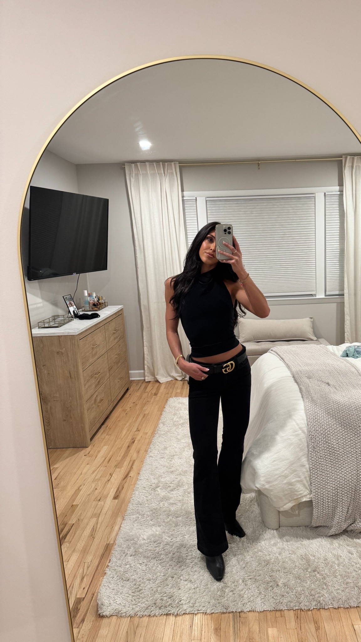 the gucci belt low waisted is a VIBEEE

24 in jeans, 2xs in top

#LTKSeasonal #LTKgrwm