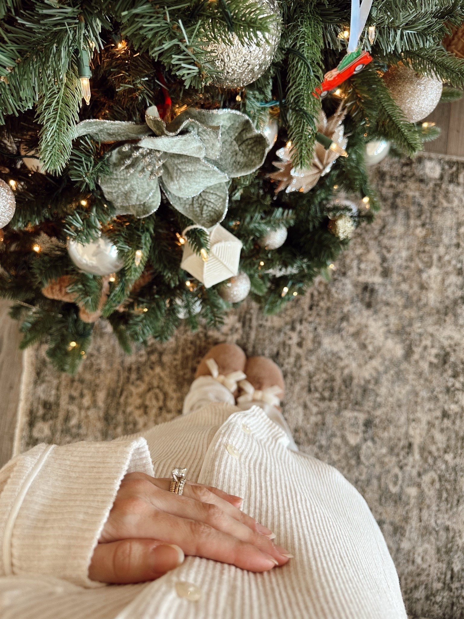 Merry Christmas 🎄✨❤️

Christmas is a celebration of Jesus—His birth, His love, and the hope He brings ✝️🤍 Feeling incredibly thankful for this season and for each of you who follow, support, and show kindness here. So grateful for you all. Merry Christmas 🎄✨

#LTKHoliday #LTKBump #LTKdayinmylife