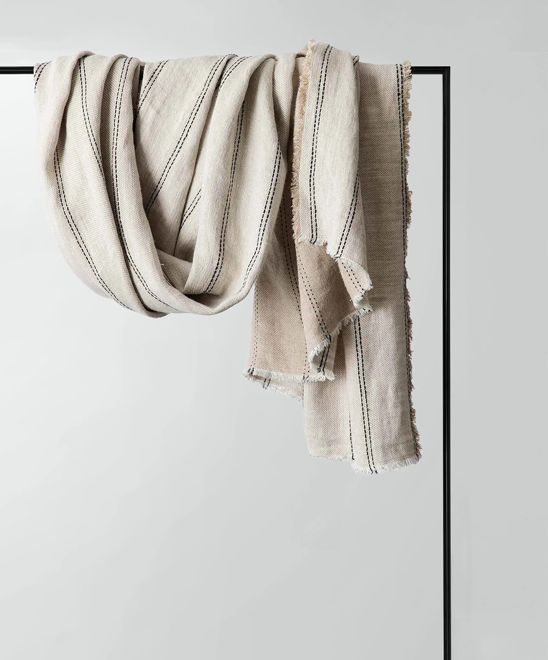 Mira Linen Throw - Ana | CULTIVER US