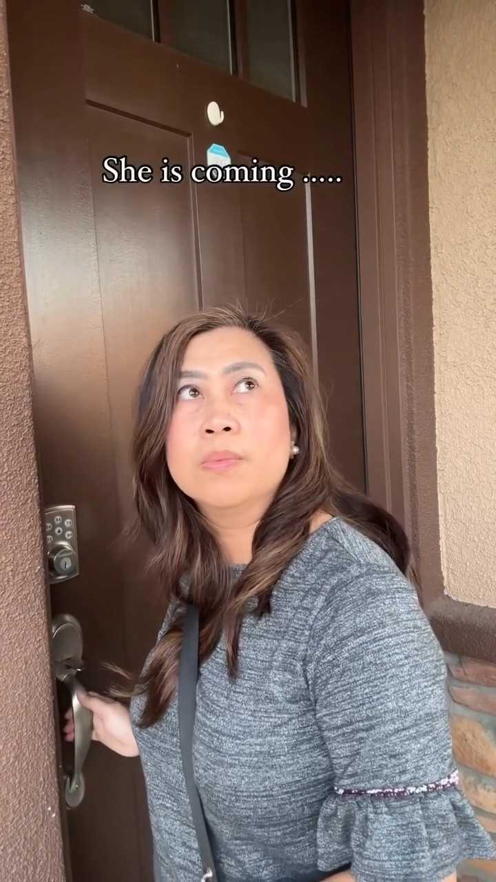 Did you hear that .. she is coming 🎄🎅🔔

•
#alliwantforchristmasisyou #mariahcareychristmas #queenofchristmas #christmasclassic #mariahchristmas #holidayseasons #christmasvibe #xmassongs