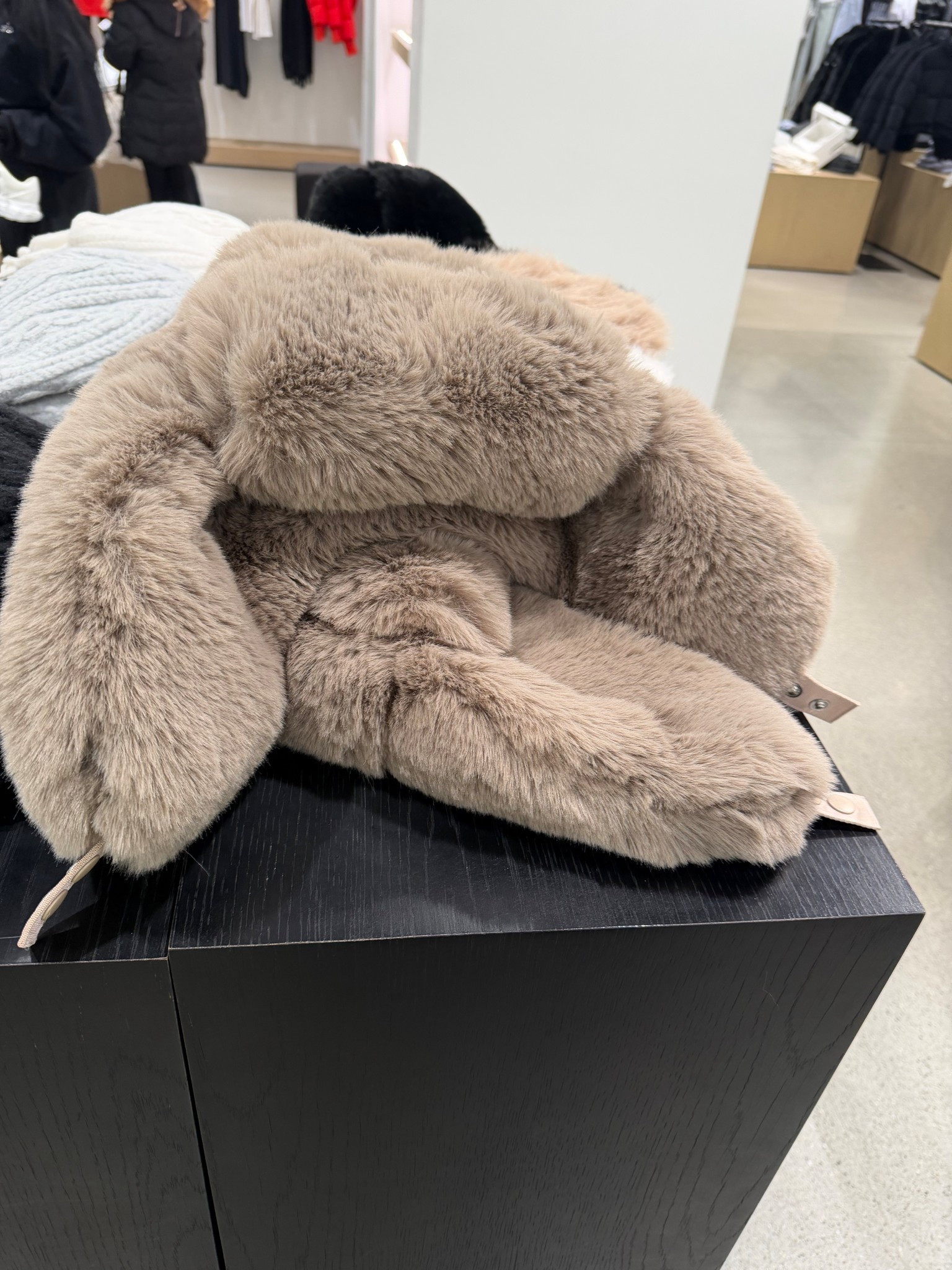 Alo fur hat

#LTKootd #LTKWorkwear #LTKSeasonal