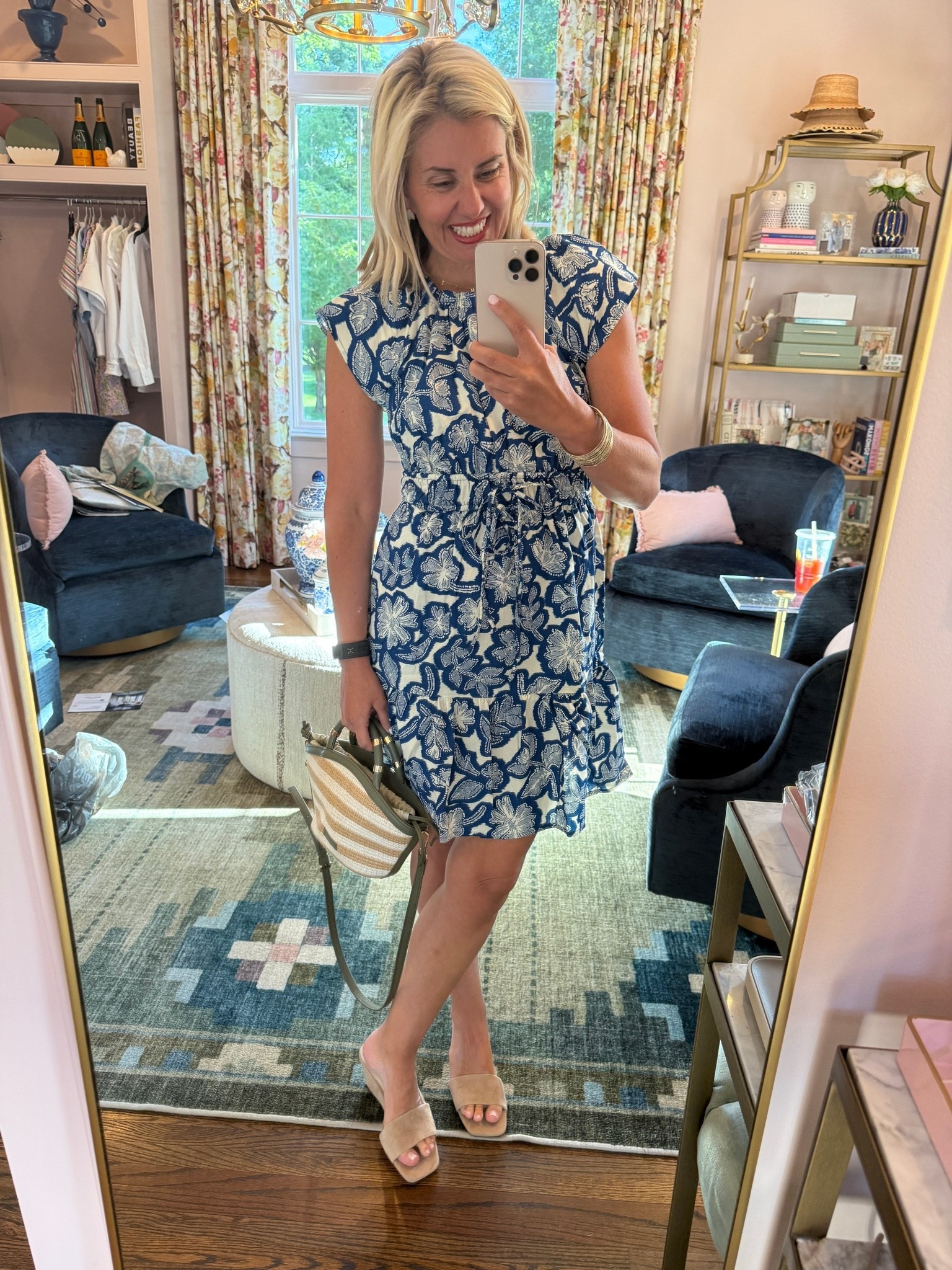 Yall are going to flip over this one! Stretchy, flutter sleeves, pockets and sooooo flattering! I’m in xs and 8 wedge tts.

#LTKdayinmylife #LTKootd #LTKmomlife