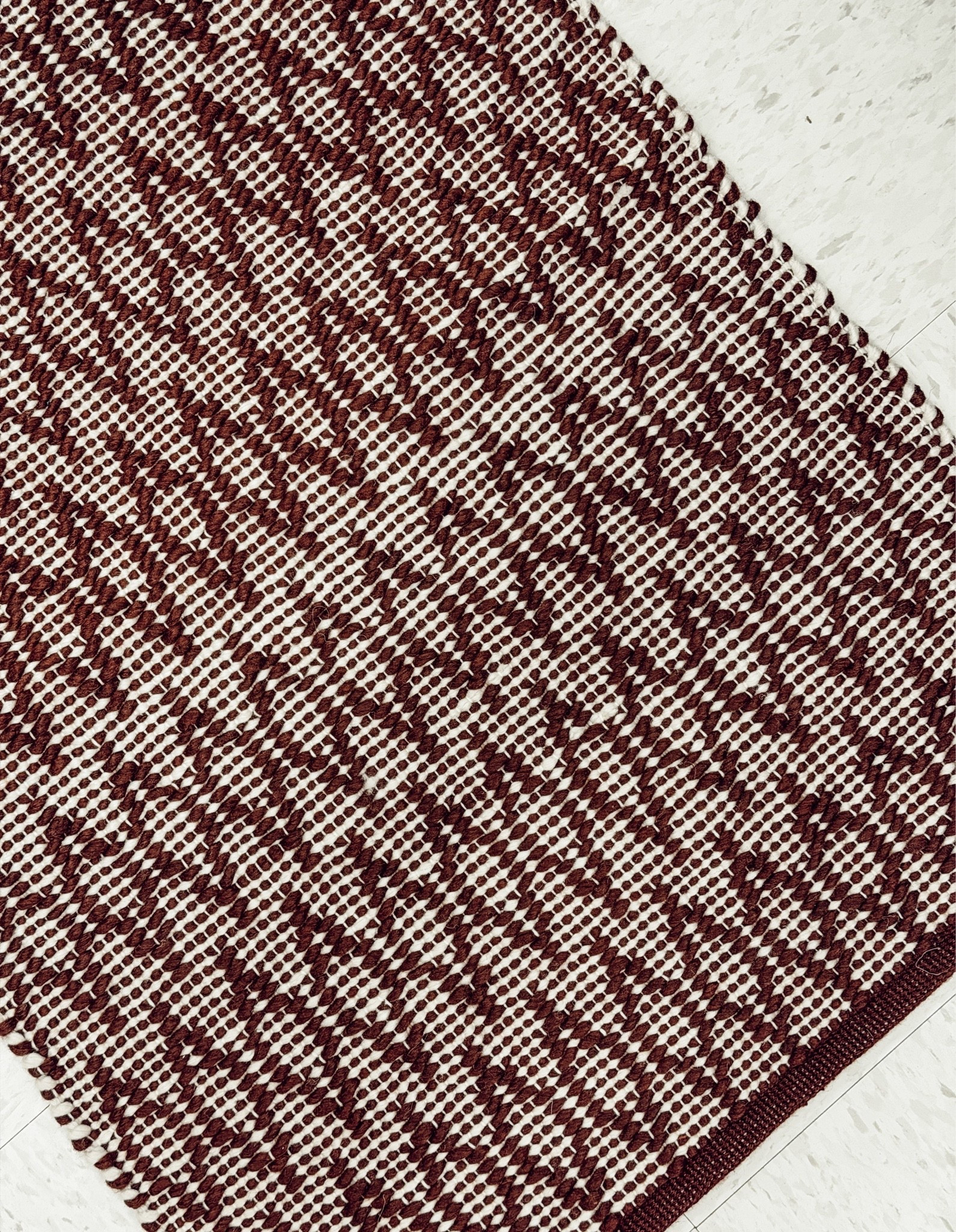 If you’re thinking of adding a little more color to your home this fall, this burgundy scatter rug is a great way to do that. #target #targetambassador

#LTKHome
