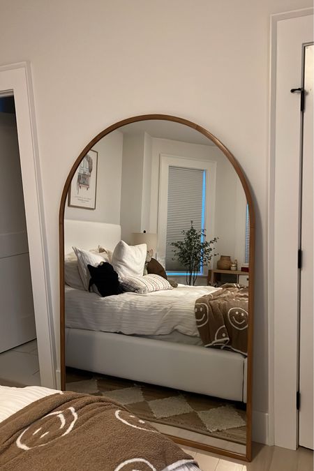 my favorite mirror ever! 

#LTKhome #LTKSeasonal #LTKGiftGuide