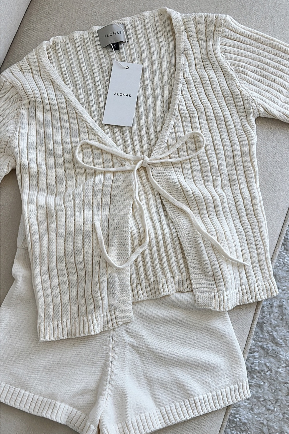 super cute neutral outfit 😍🤍 #alohas

#LTKstyletip #LTKFind #LTKFestival