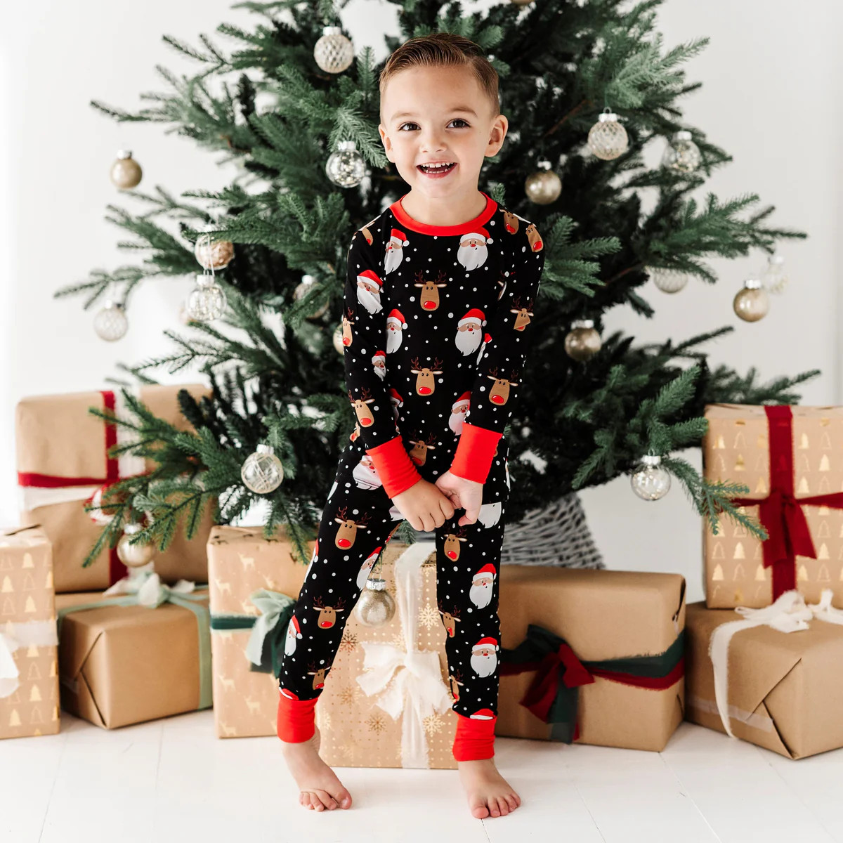 Snow Ho Ho Two-Piece Pajama Set | Bums & Roses