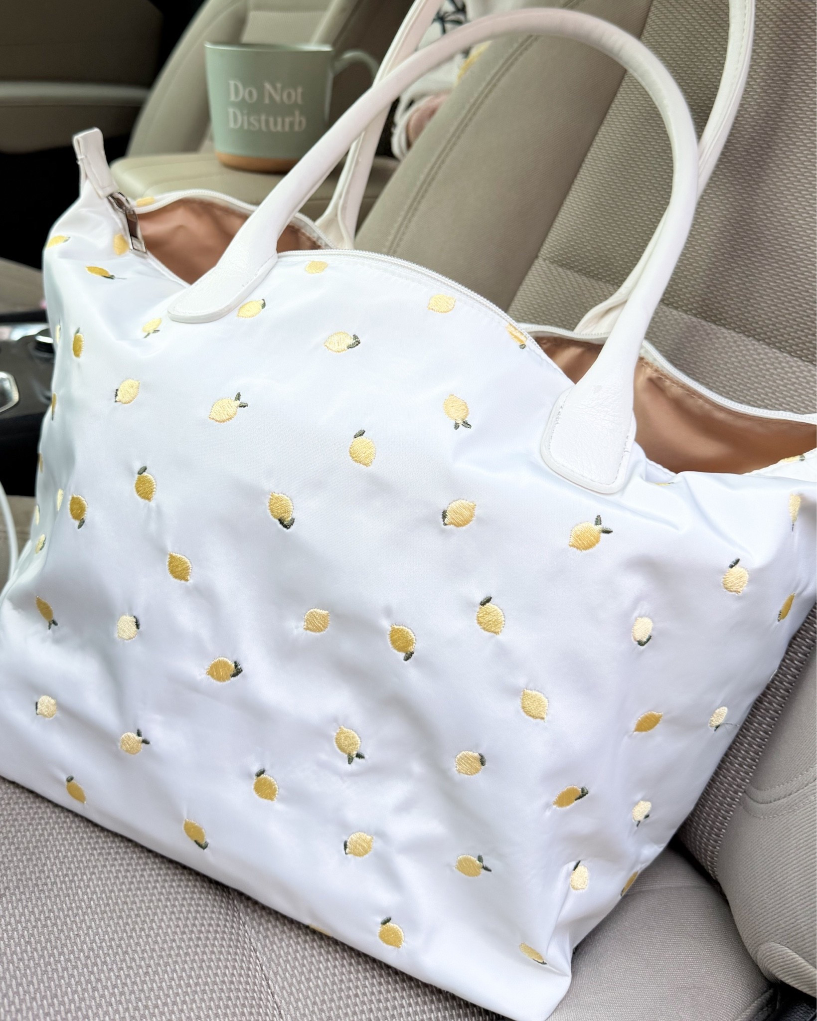 The cutest lemon tote bag for summer! Zips closed, has a lap top sleeve inside and lots of room and pockets! Oh and it’s UNDER $20!

#LTKmomlife #LTKMothersDay