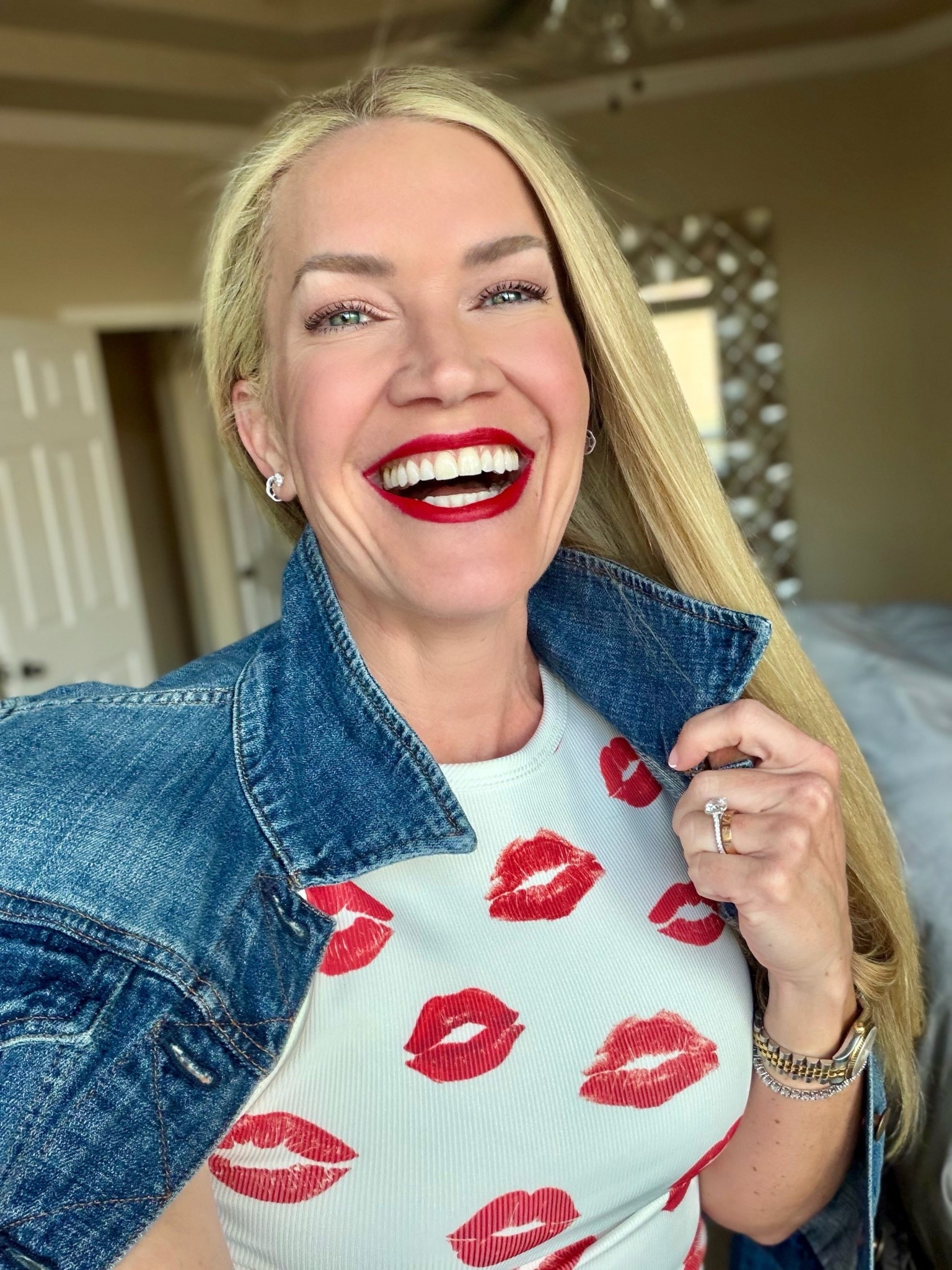 Valentine’s Day Lips Tank! 💋
•
Wearing a small