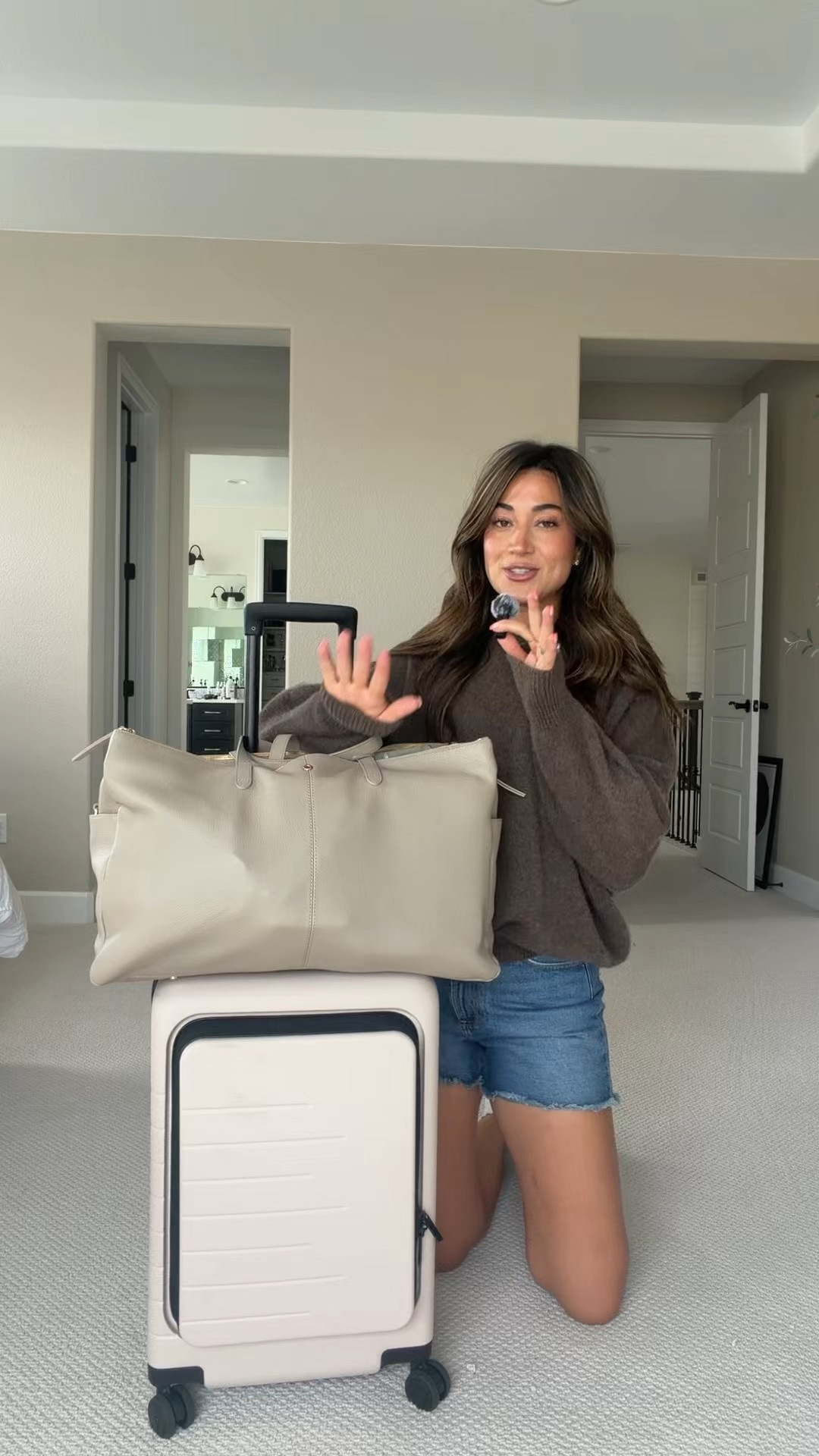 prepped and ready for the beach with my babies!!  if you comment TRAVEL I can send you links to all our gear, including our @onequince carry on & personal item that keep us organized and moving smoothly through the airport! #styledbyquince #travelingwithkids #toddlerflightmusthaves