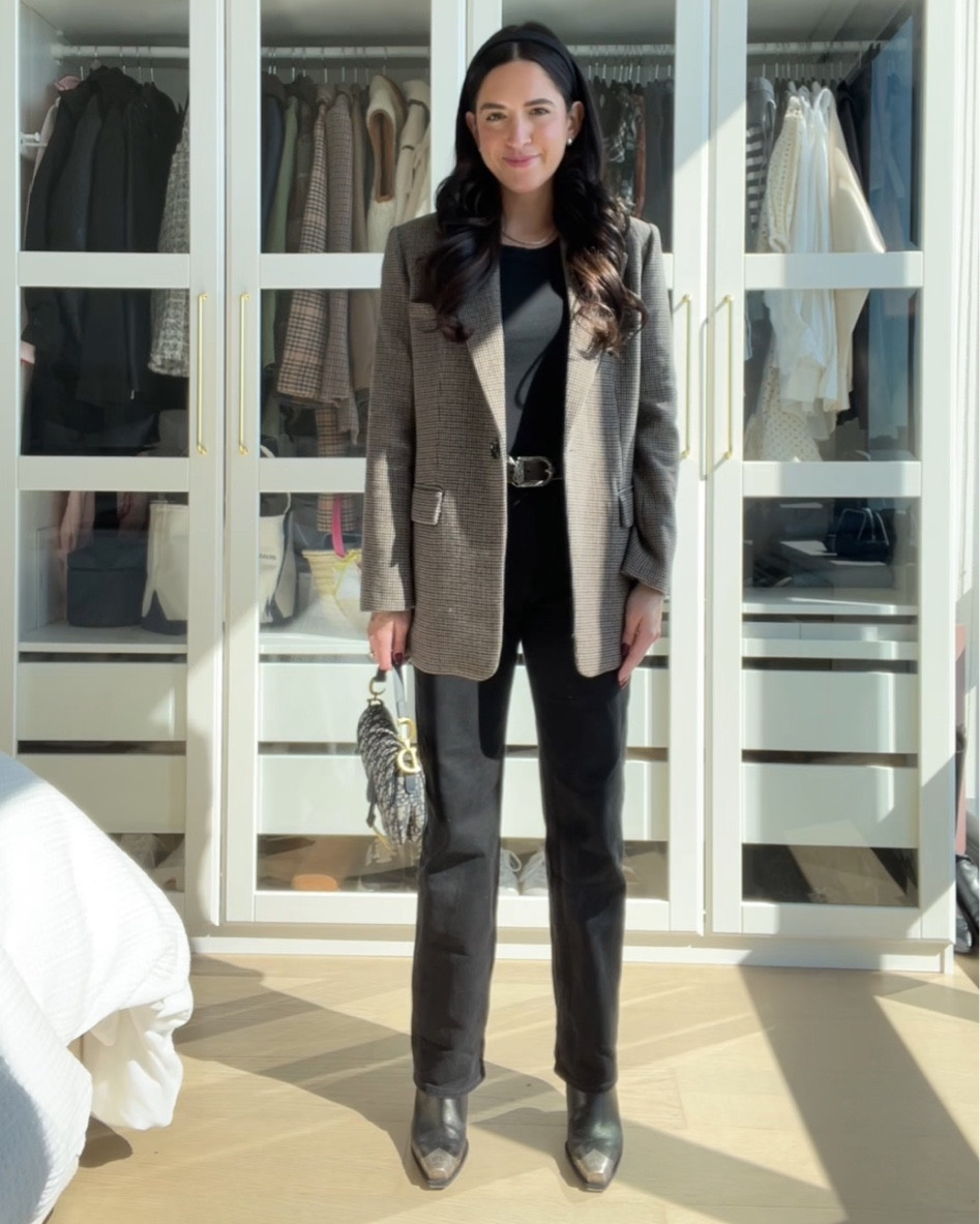 XSmall blazer 

Fall outfit, work outfit, blazer, cowboy boots