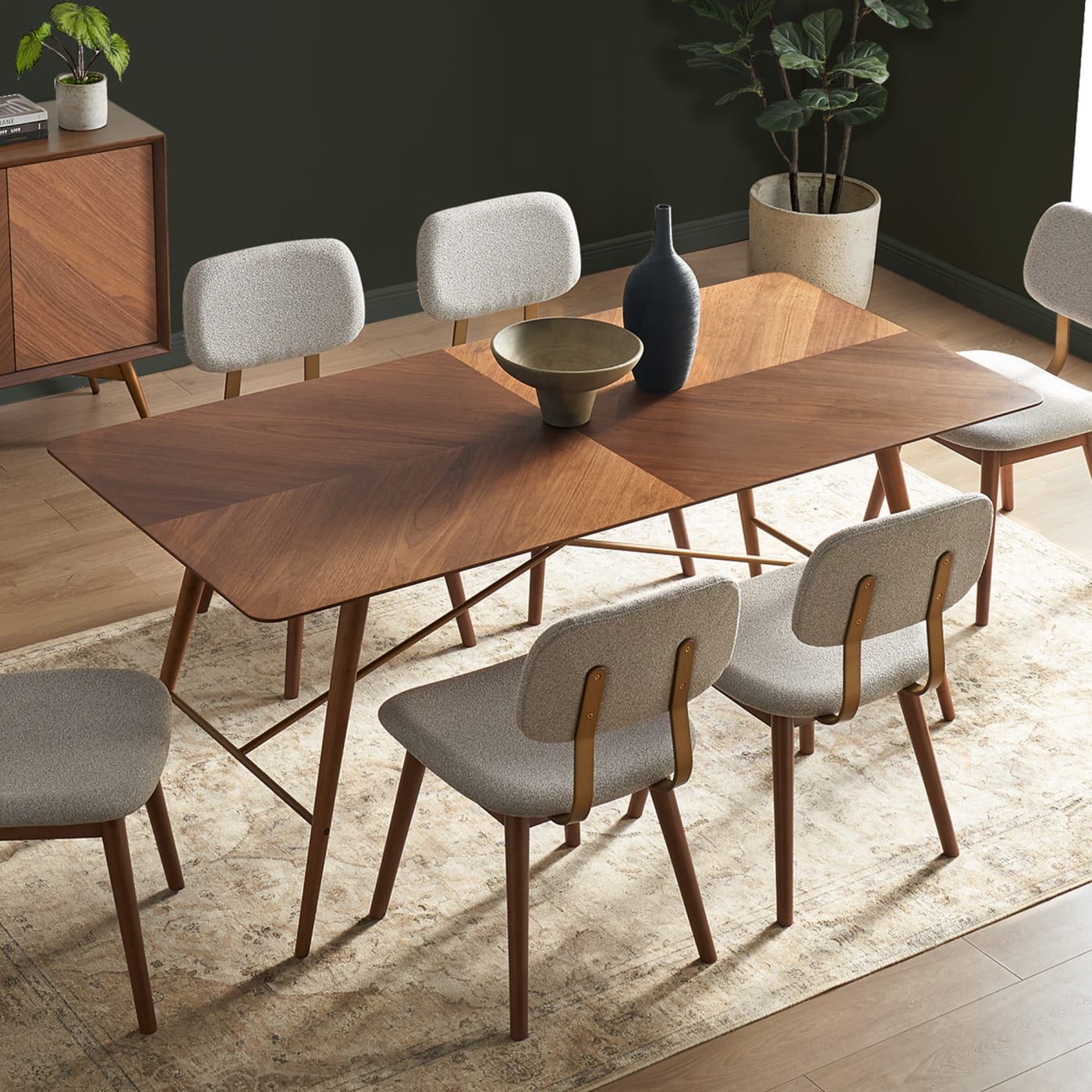 Lily Dining Table with 4 ChairsSet Sale | Castlery US
