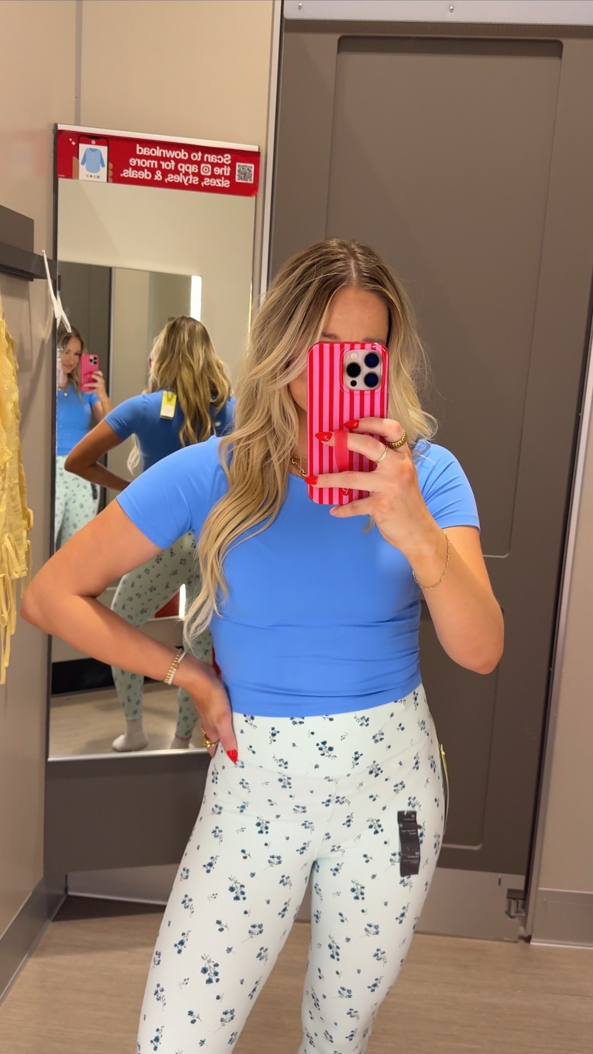 Floral leggings // blue active top // target fitness fashion // workout clothes // cute gym style 