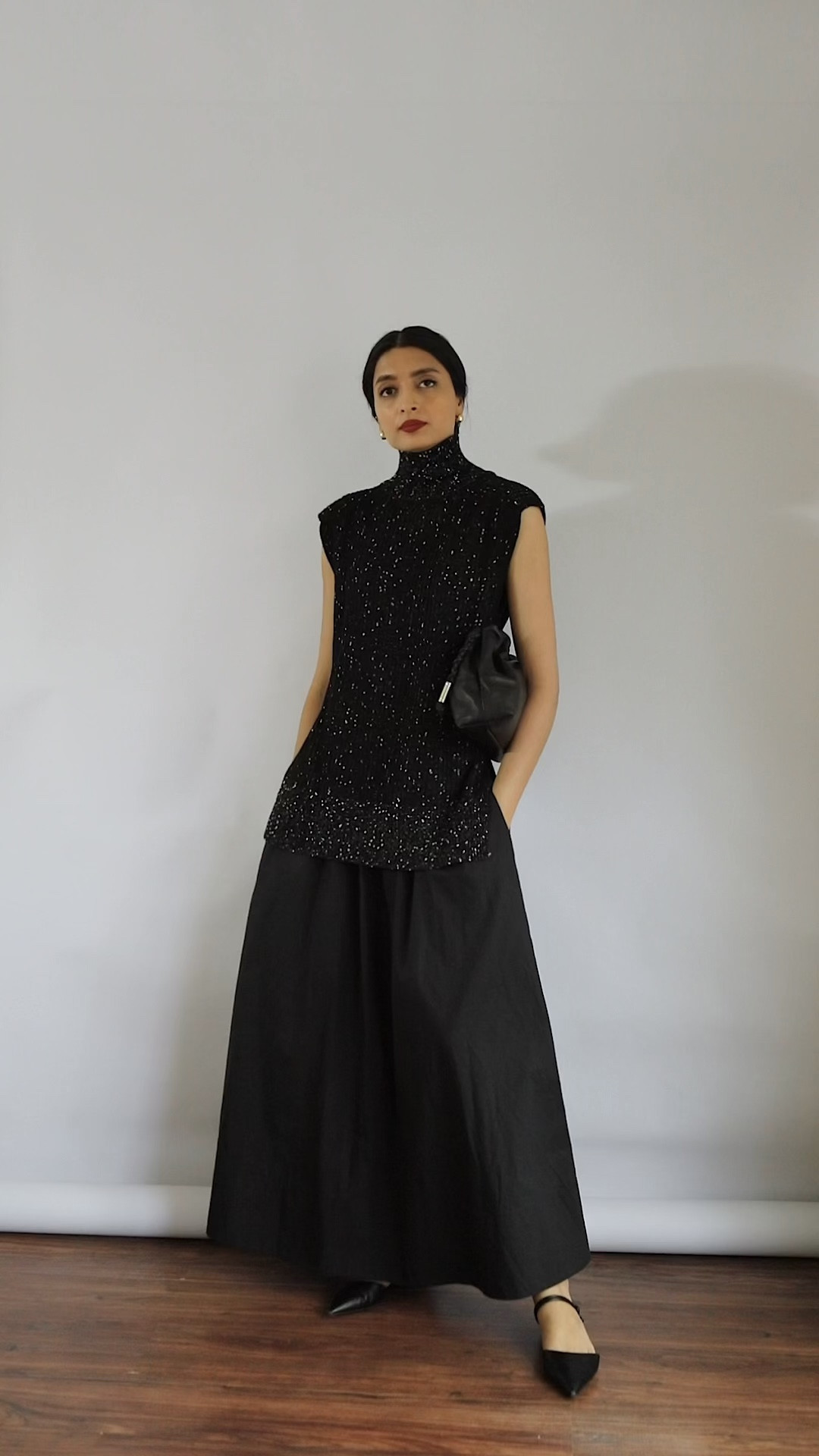 Minimal festive outfit ideas🖤🤍



#LTKstyletip #LTKeurope #LTKfindsunder100