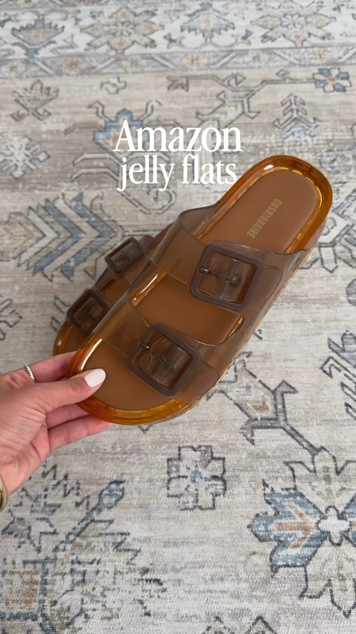 The Amazon jelly flats everyone is wearing 🐚✨

Amazon jelly flats, Amazon shoes, jelly sandals, fisherman flats, brown jelly flats, coastal style, summer shoes, beach vacation outfit, resort wear, neutral sandals, trendy flats, woven flats, affordable fashion, Amazon fashion, everyday summer style

#LTKTravel #LTKSeasonal #LTKmomlife
