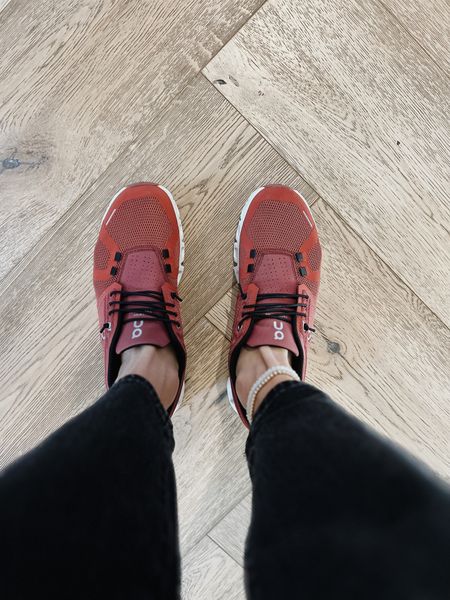 Favorite new shoes 🤩
#womensshoes #competition #oncloud #fitnessgear #shoes #rust

#LTKfit #LTKFind