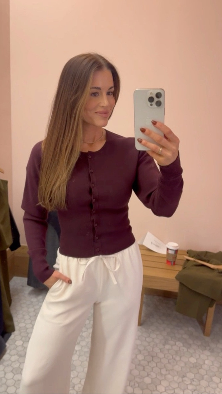 This is such a good holiday, fall, or winter look! I’m loving the deep burgundy color of this cardigan. It looks so good with the white lodge pants!

Winter outfit
Fall outfit
Aritzia outfit
Aritzia tops
Holiday outfit

#LTKootd #LTKHoliday #LTKSeasonal